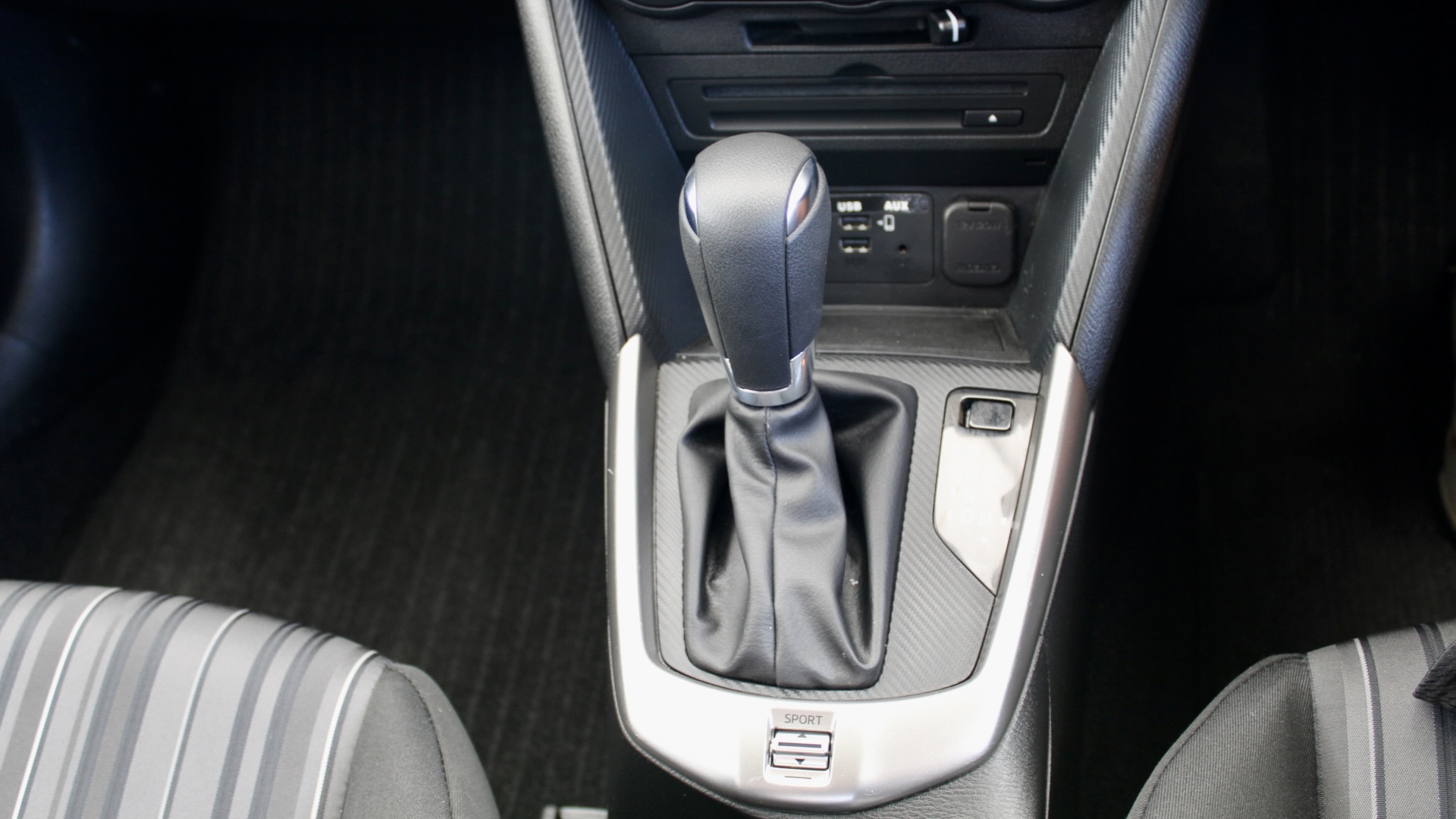 
								Mazda 2 Skyactiv-G full									