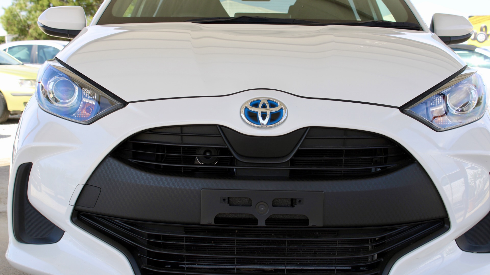 
								2023 Toyota Yaris Hybrid full									