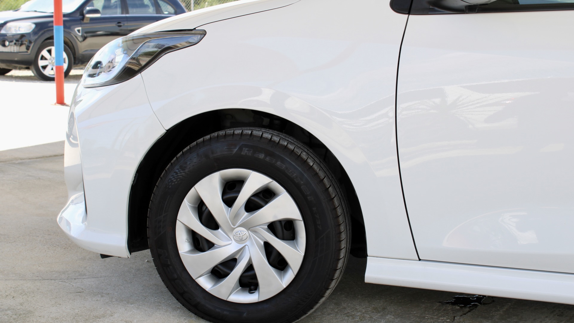 
								2023 Toyota Yaris Hybrid full									