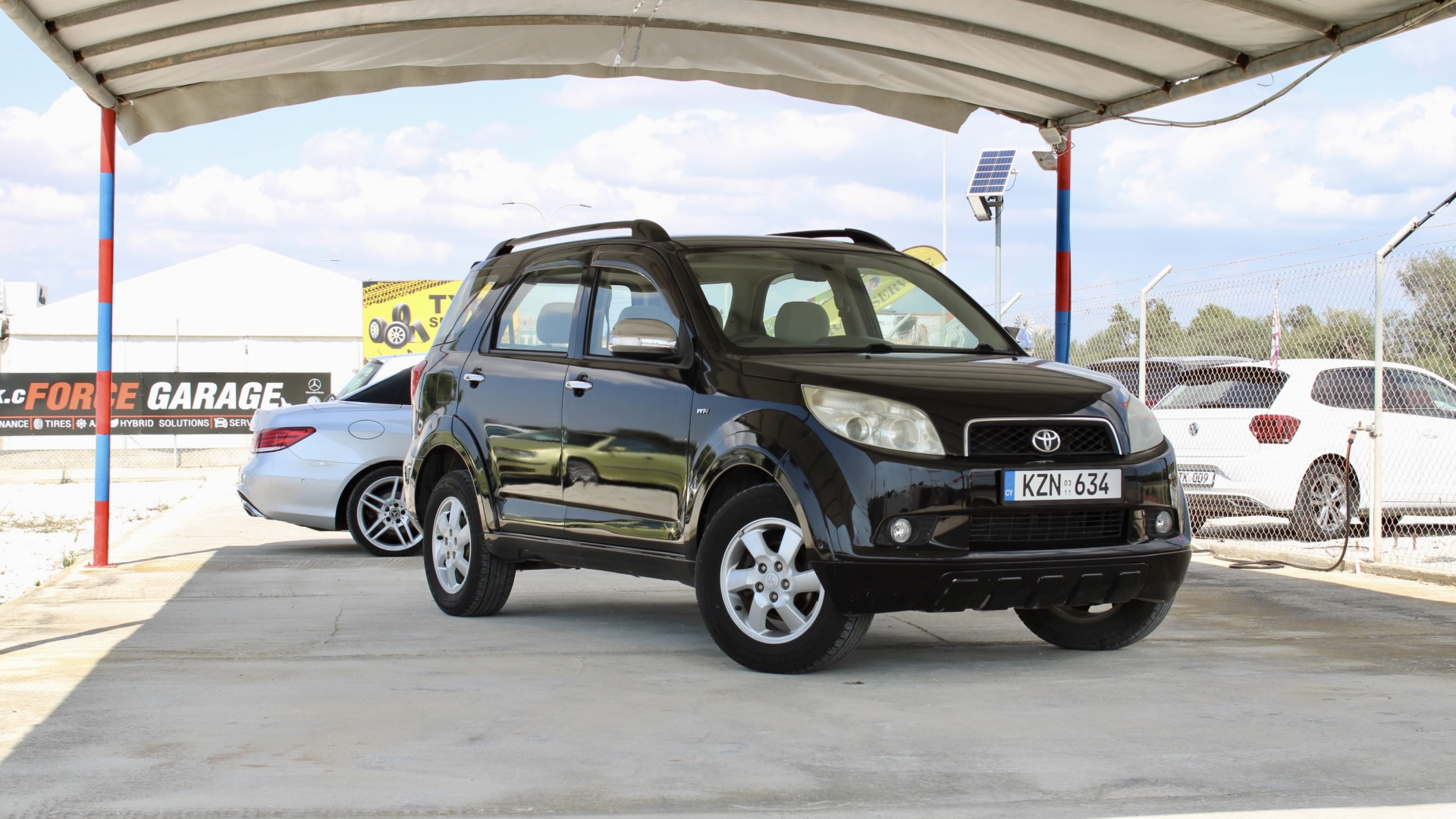 2011 Toyota Rush (6 Seater)