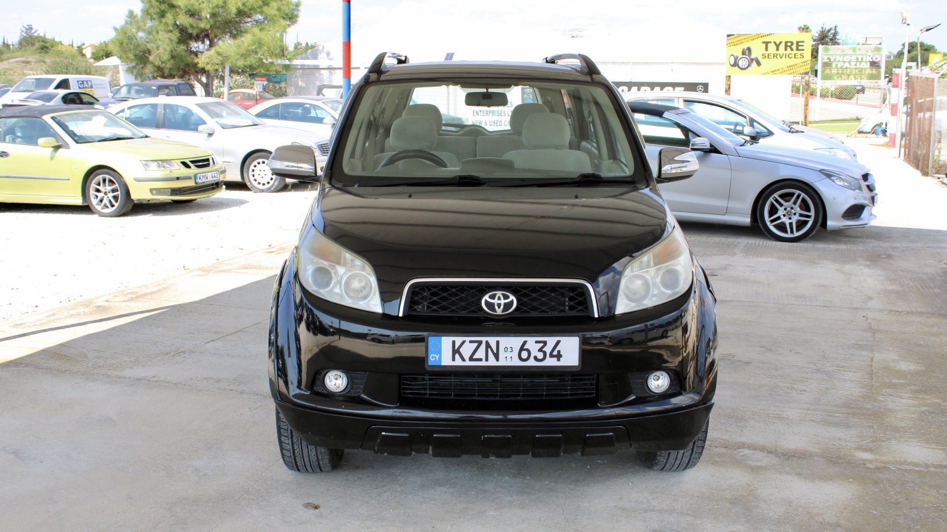
								2011 Toyota Rush (6 Seater) full									