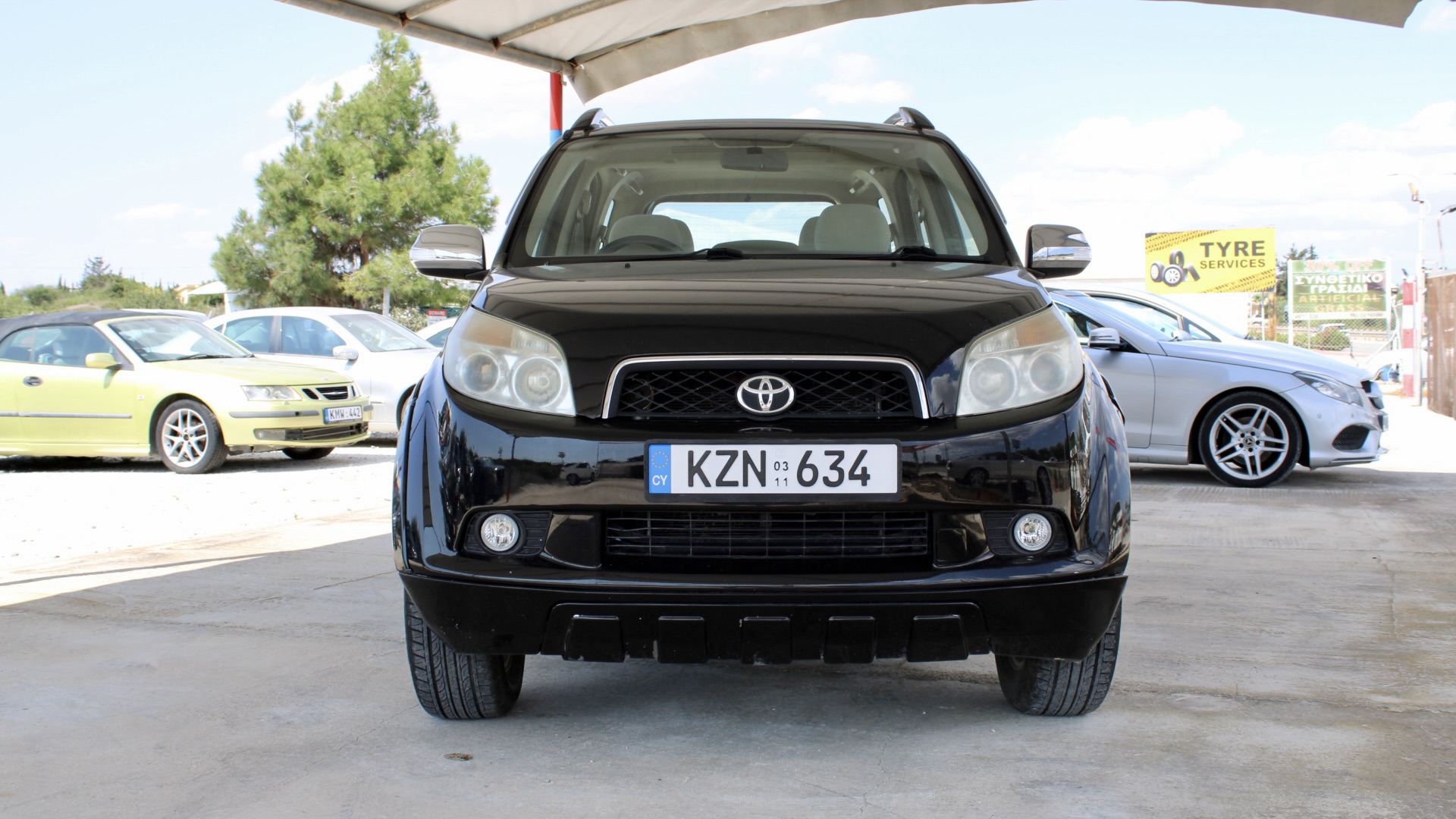 
								2011 Toyota Rush (6 Seater) full									