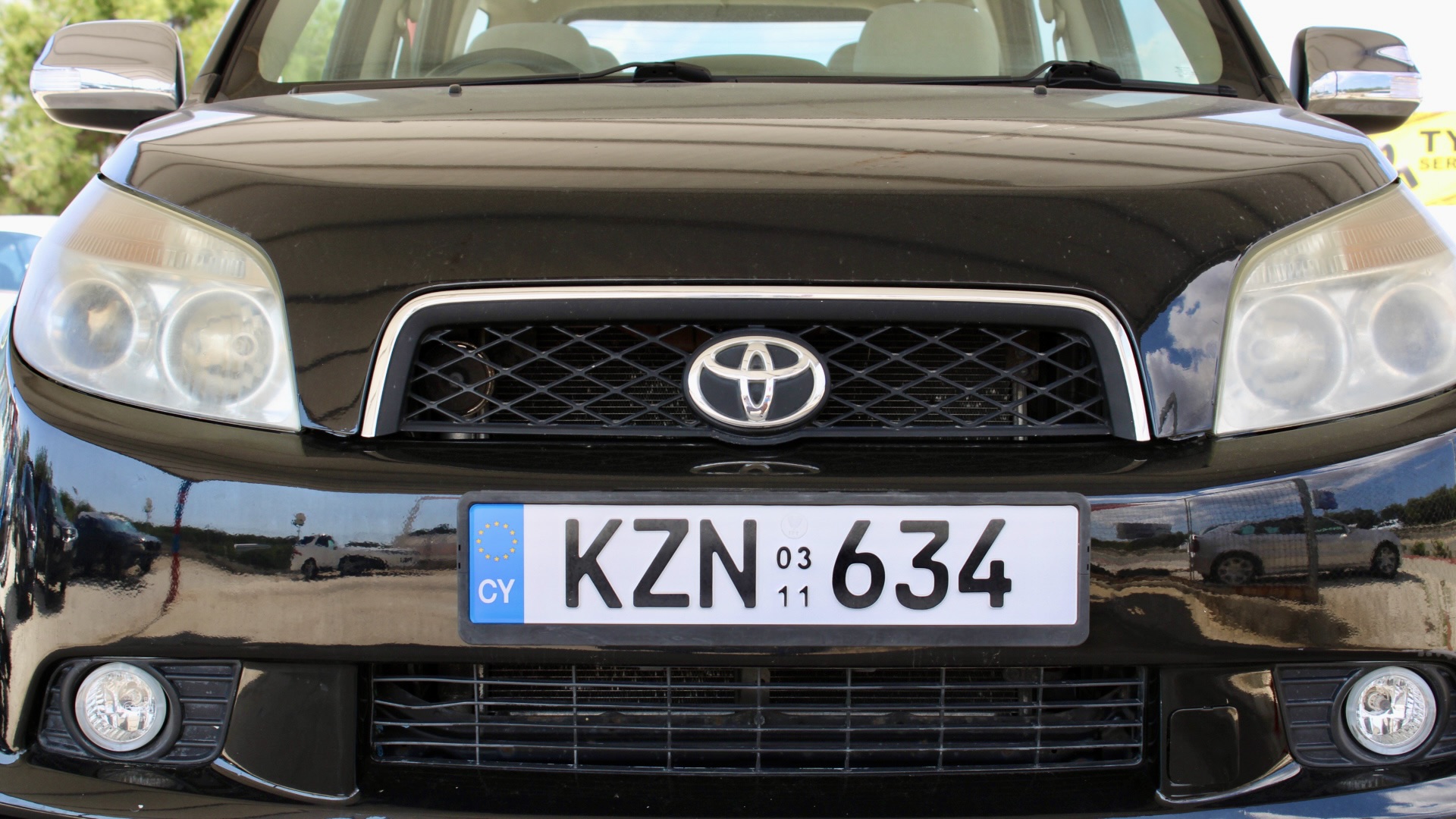 
								2011 Toyota Rush (6 Seater) full									