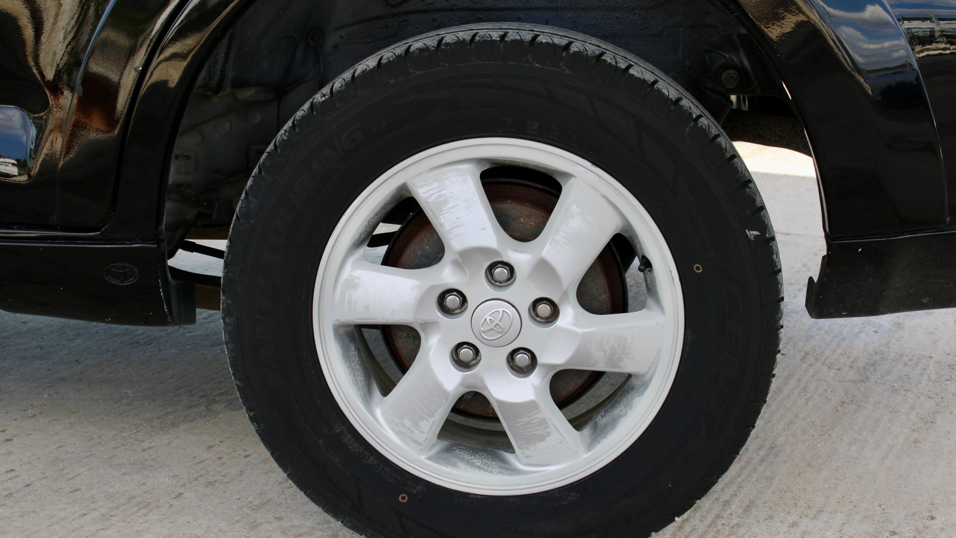 
								2011 Toyota Rush (6 Seater) full									