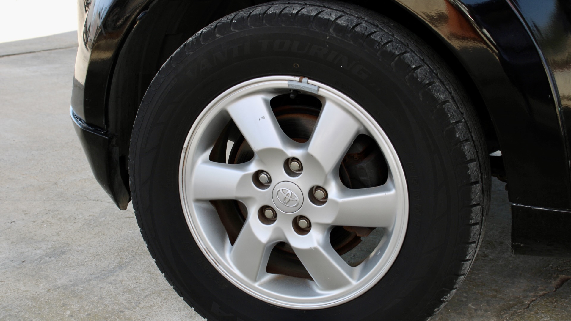 
								2011 Toyota Rush (6 Seater) full									
