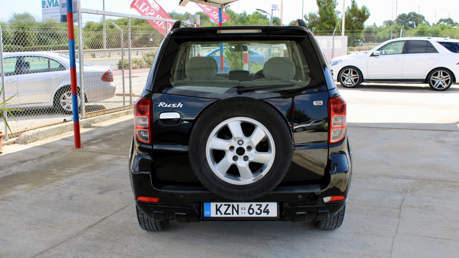 2011 Toyota Rush (6 Seater)
