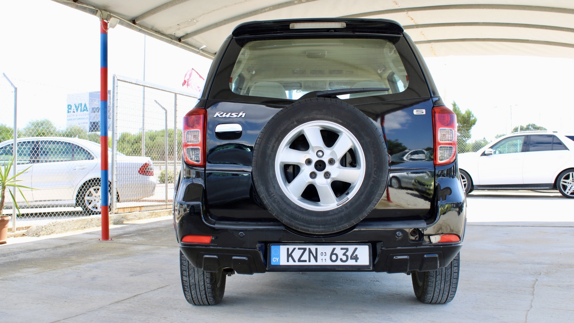 
								2011 Toyota Rush (6 Seater) full									