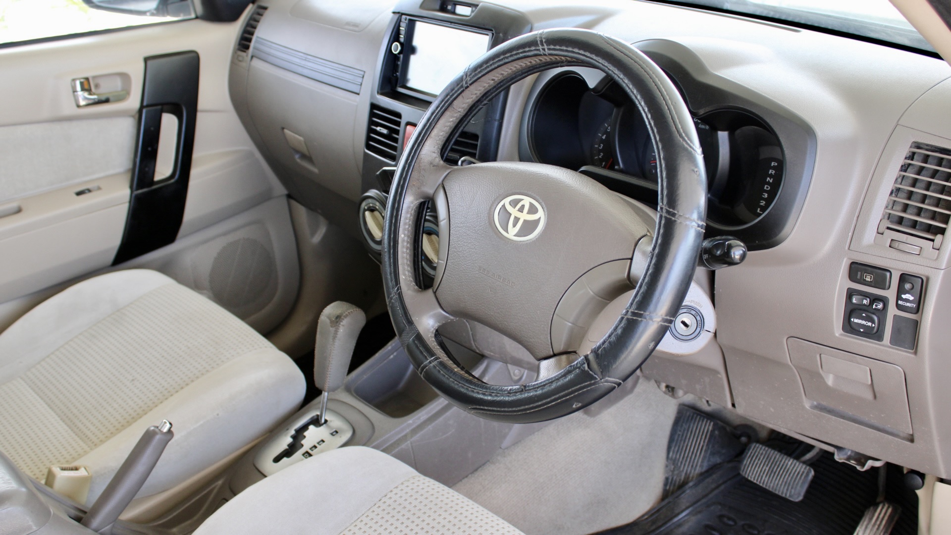 2011 Toyota Rush (6 Seater)
