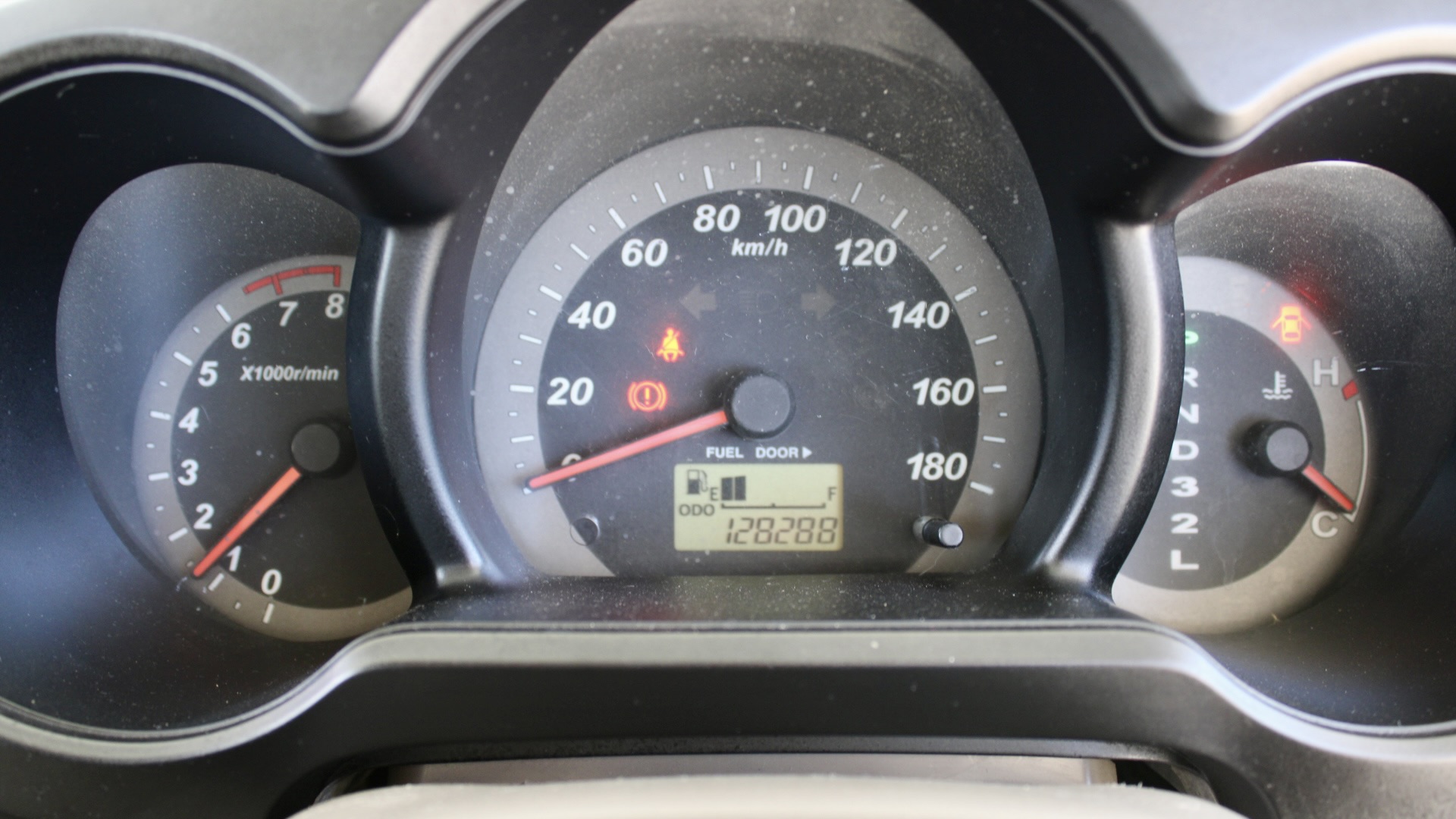 
								2011 Toyota Rush (6 Seater) full									