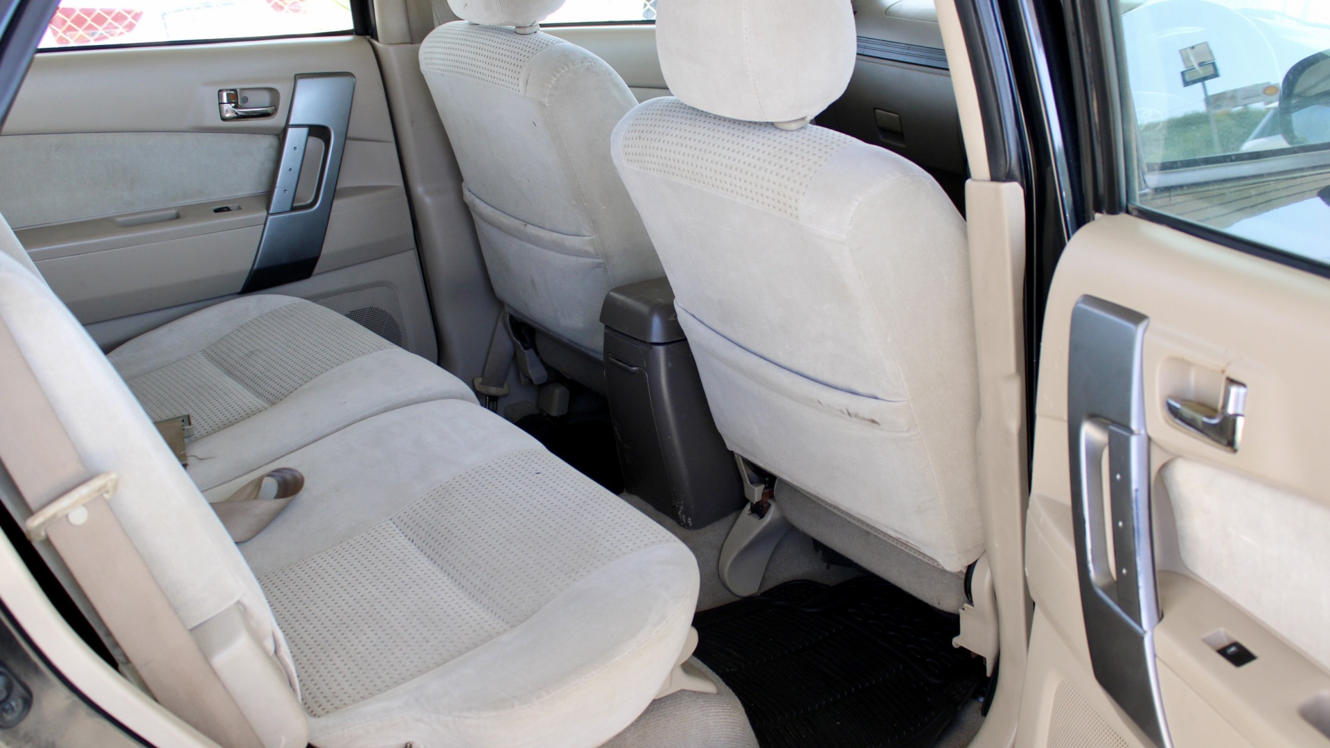 2011 Toyota Rush (6 Seater)