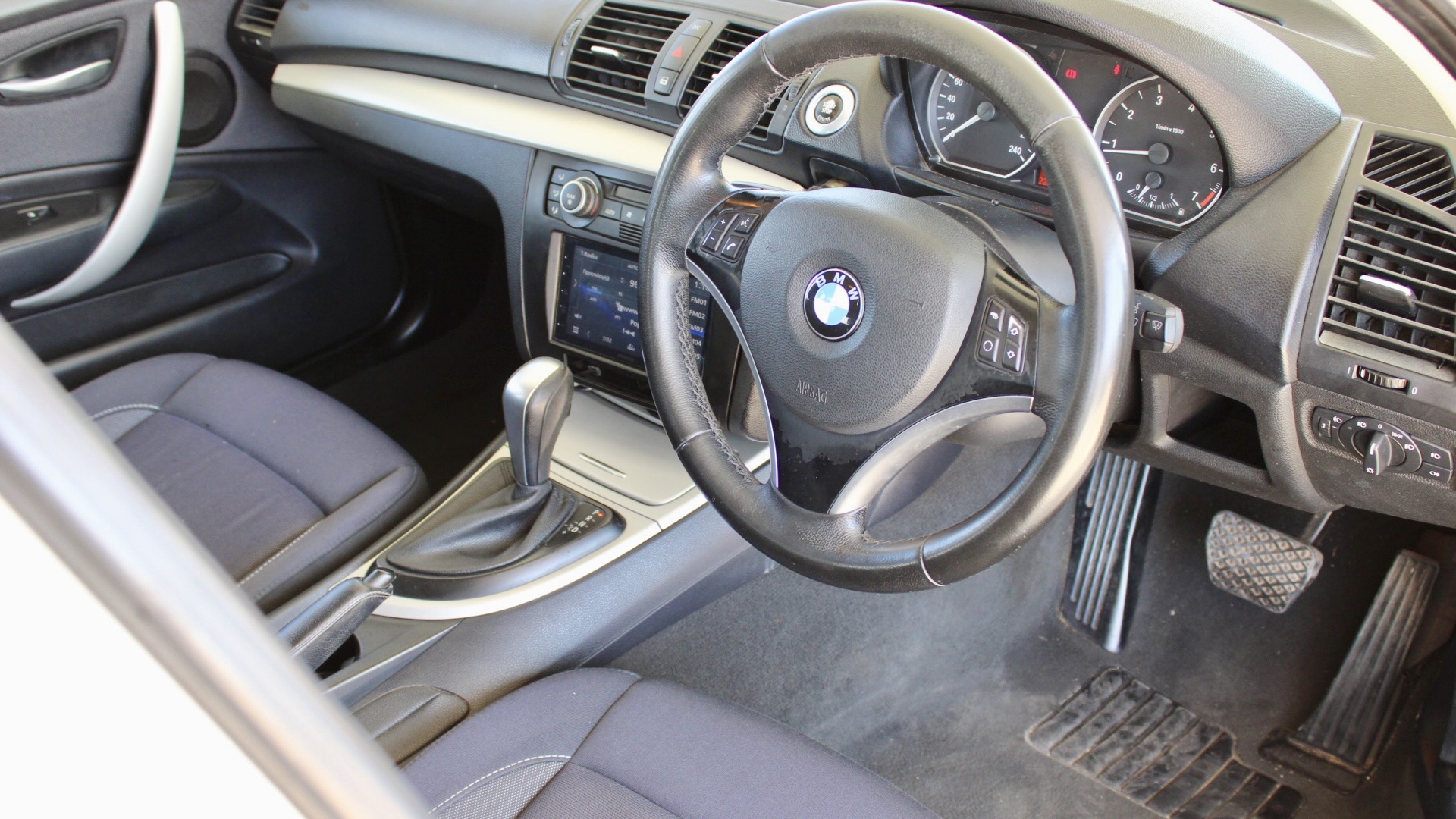 
								2010 BMW 116i full									