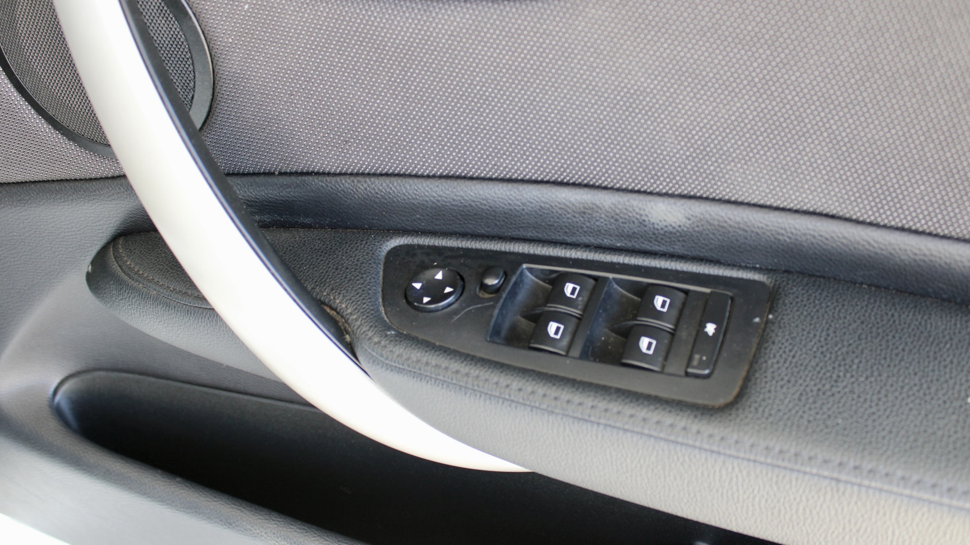 
								2010 BMW 116i full									