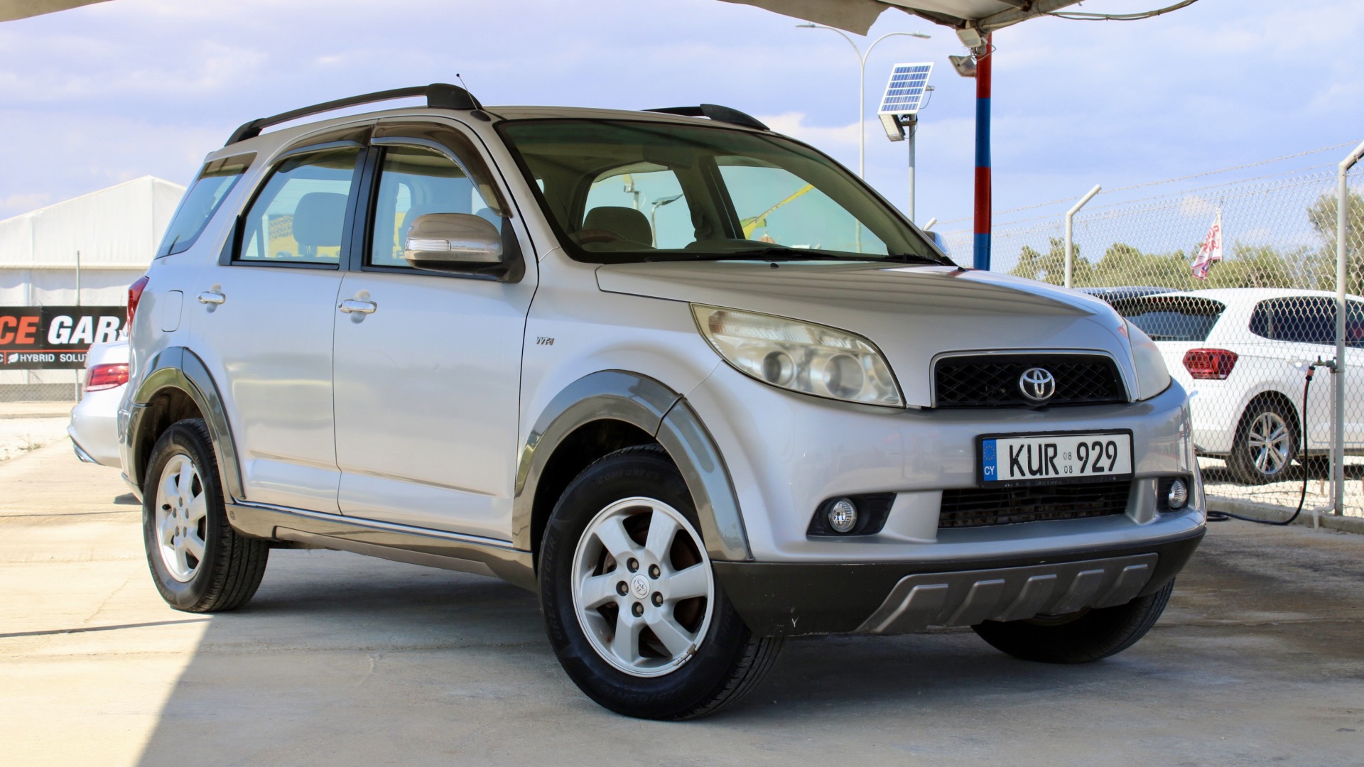 
								2008 Toyota Rush (6 Seater) full									