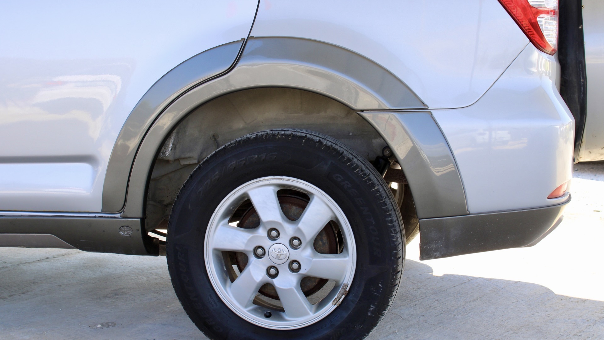 
								2008 Toyota Rush (6 Seater) full									
