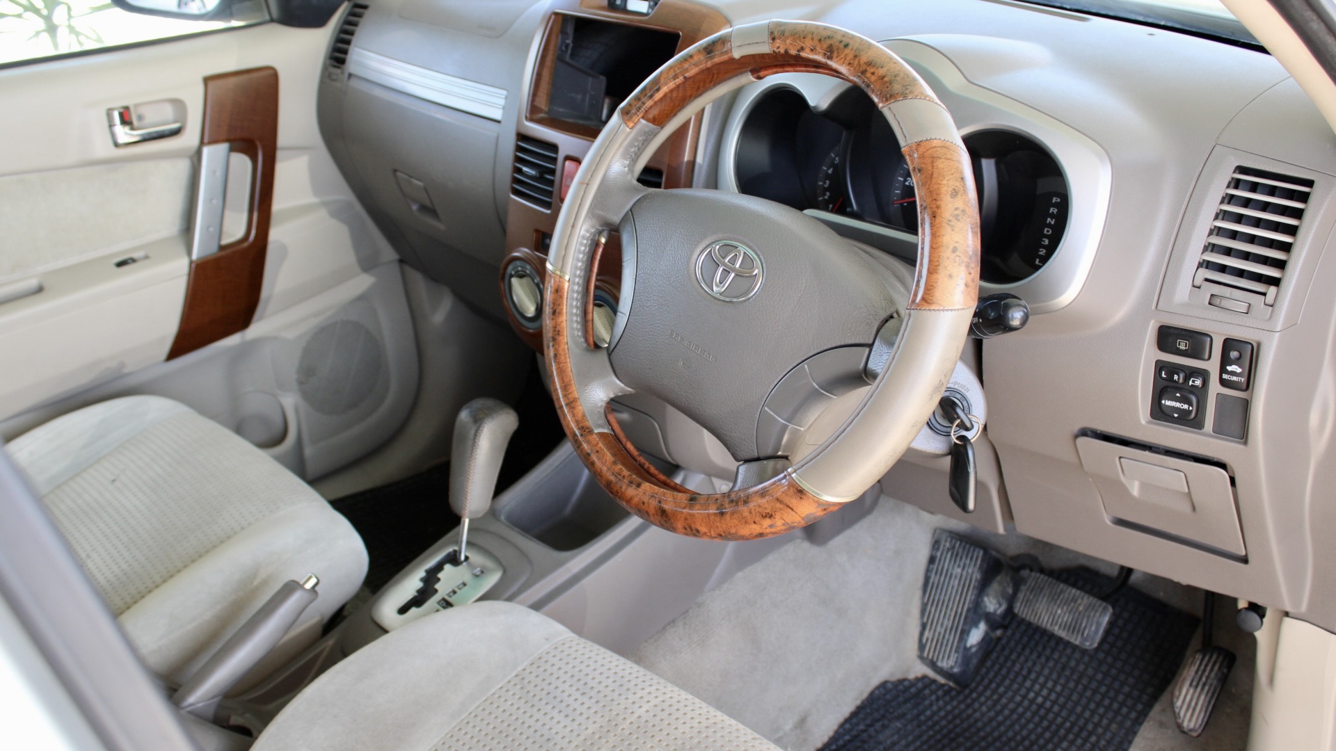 2008 Toyota Rush (6 Seater)