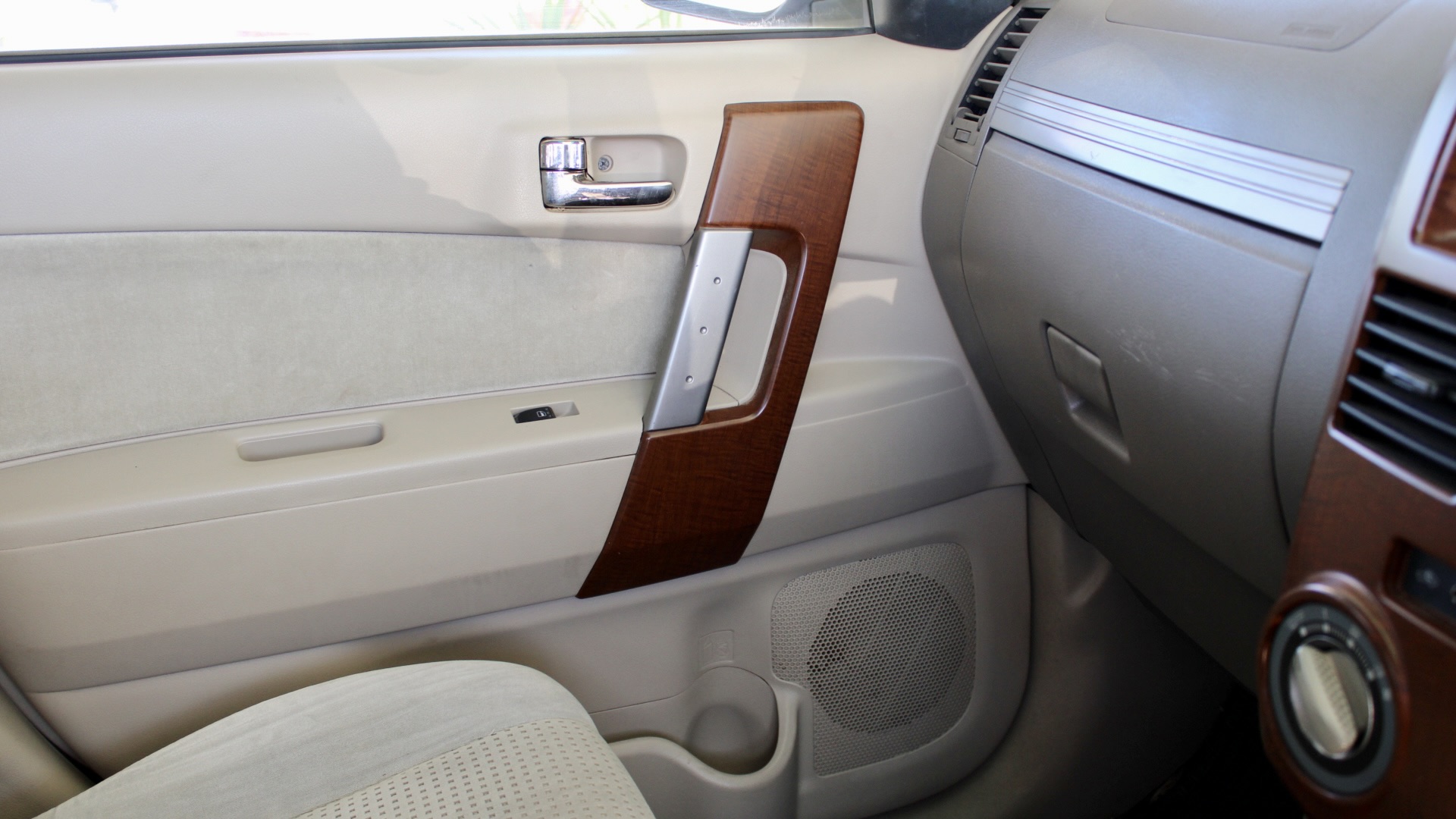 
								2008 Toyota Rush (6 Seater) full									