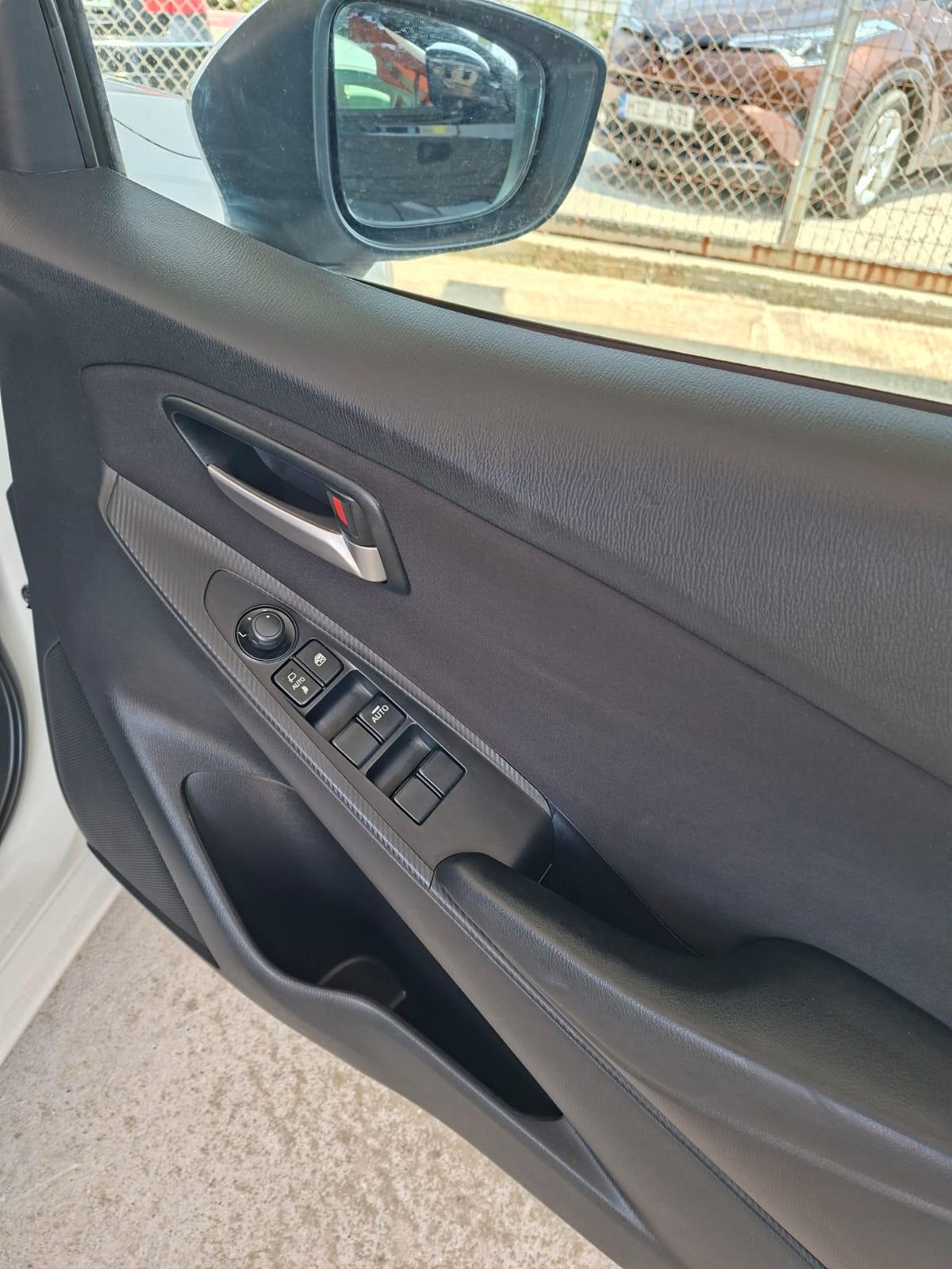 
								Mazda 2 2023 full									
