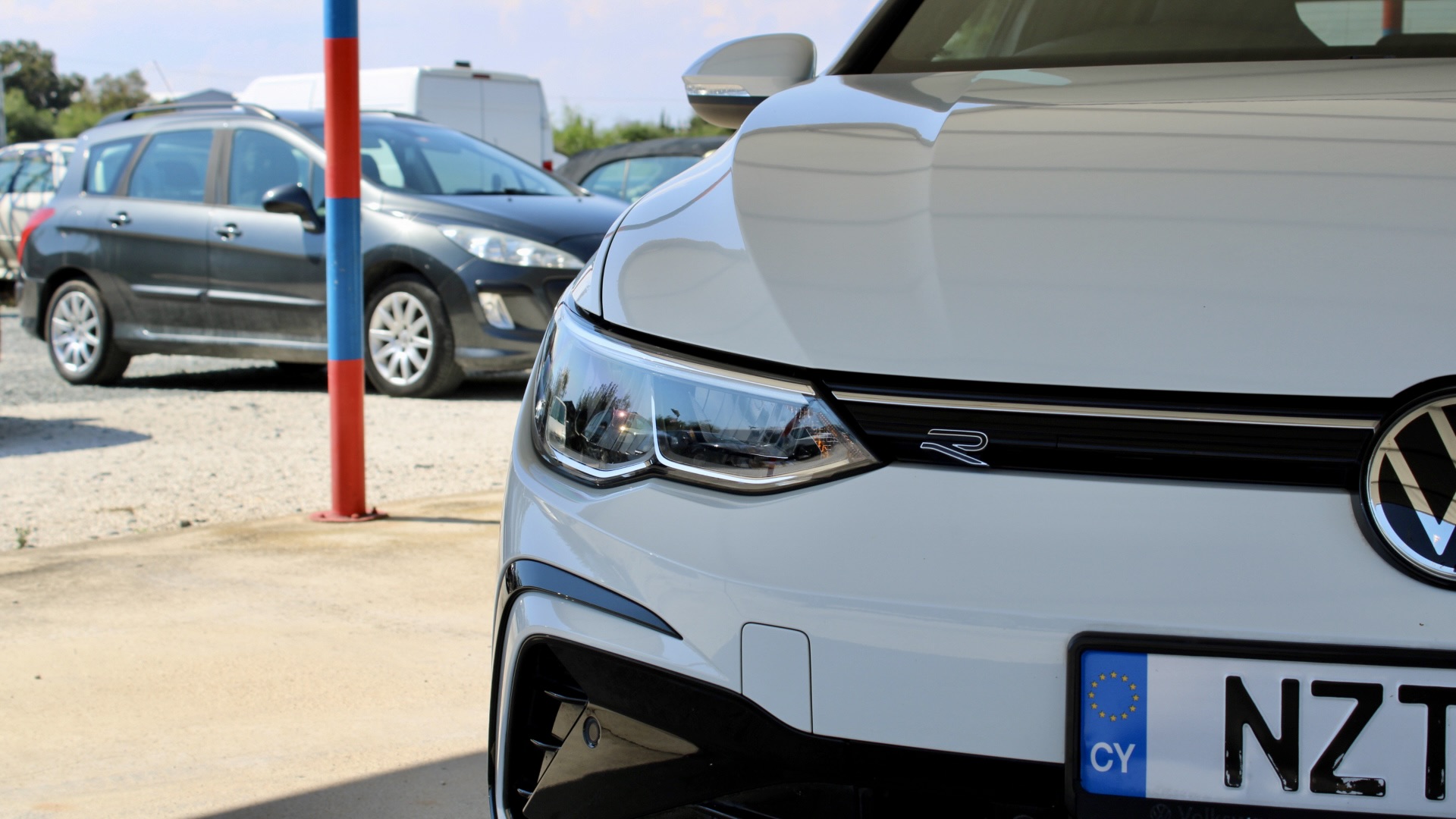 Volkswagen Golf eTSI R-Line