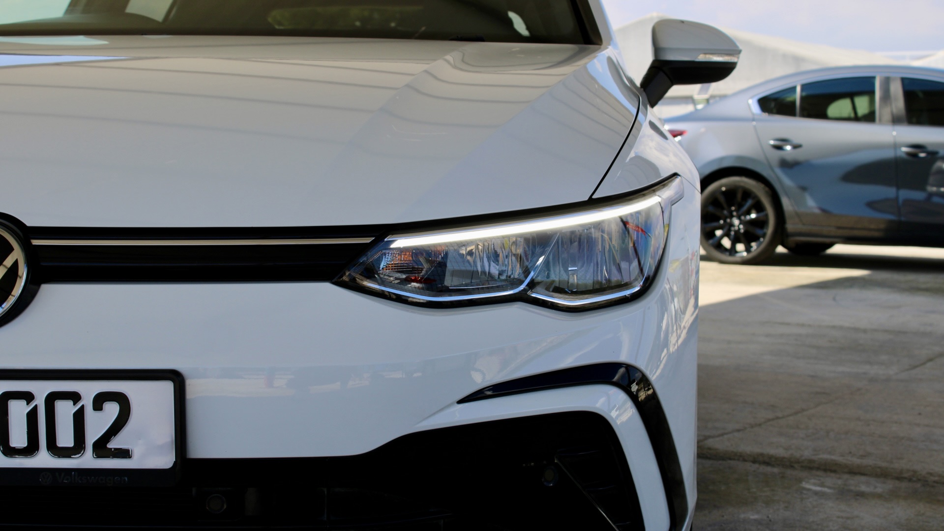 
								Volkswagen Golf eTSI R-Line full									