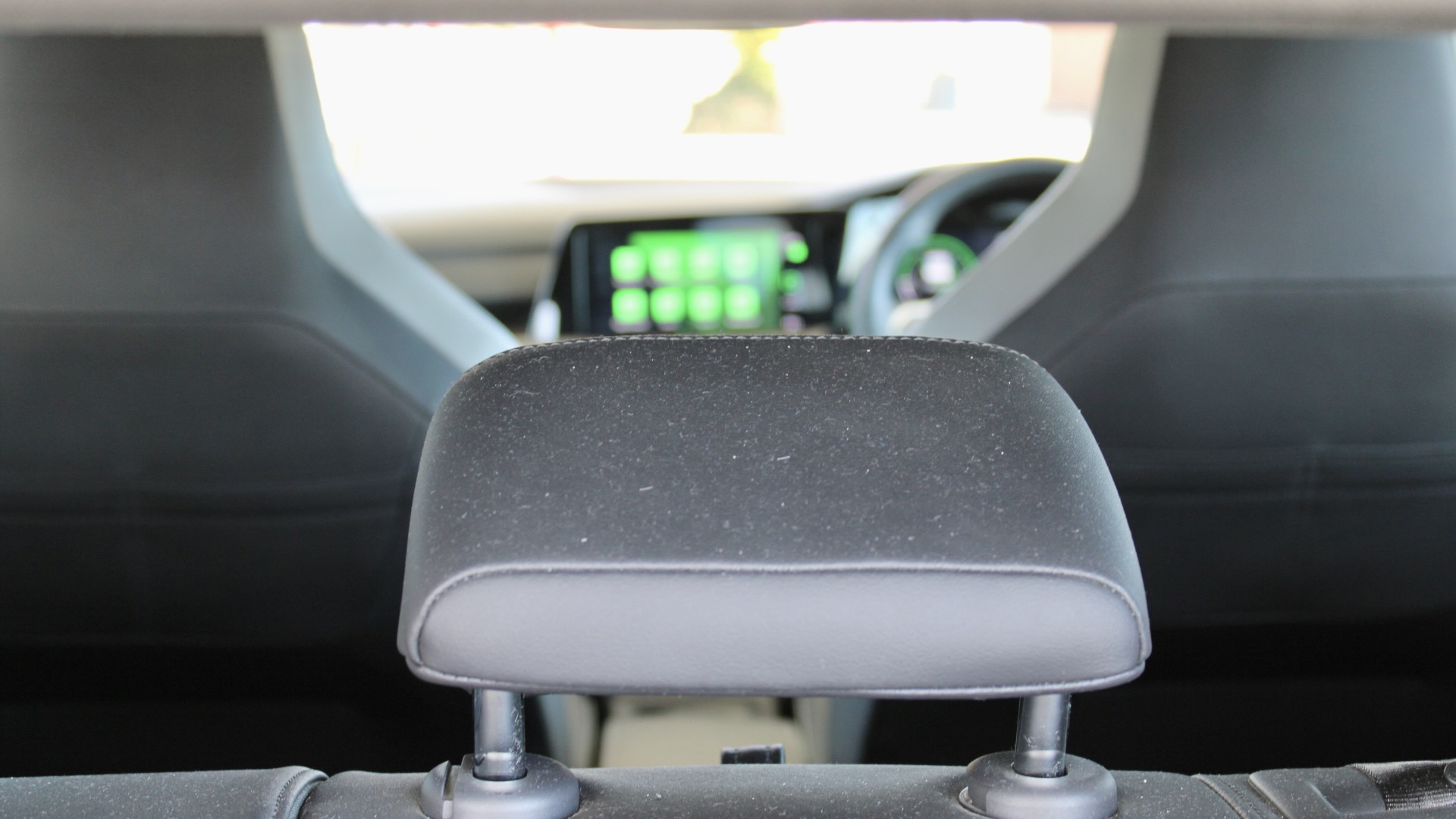 
								Volkswagen Golf eTSI R-Line full									