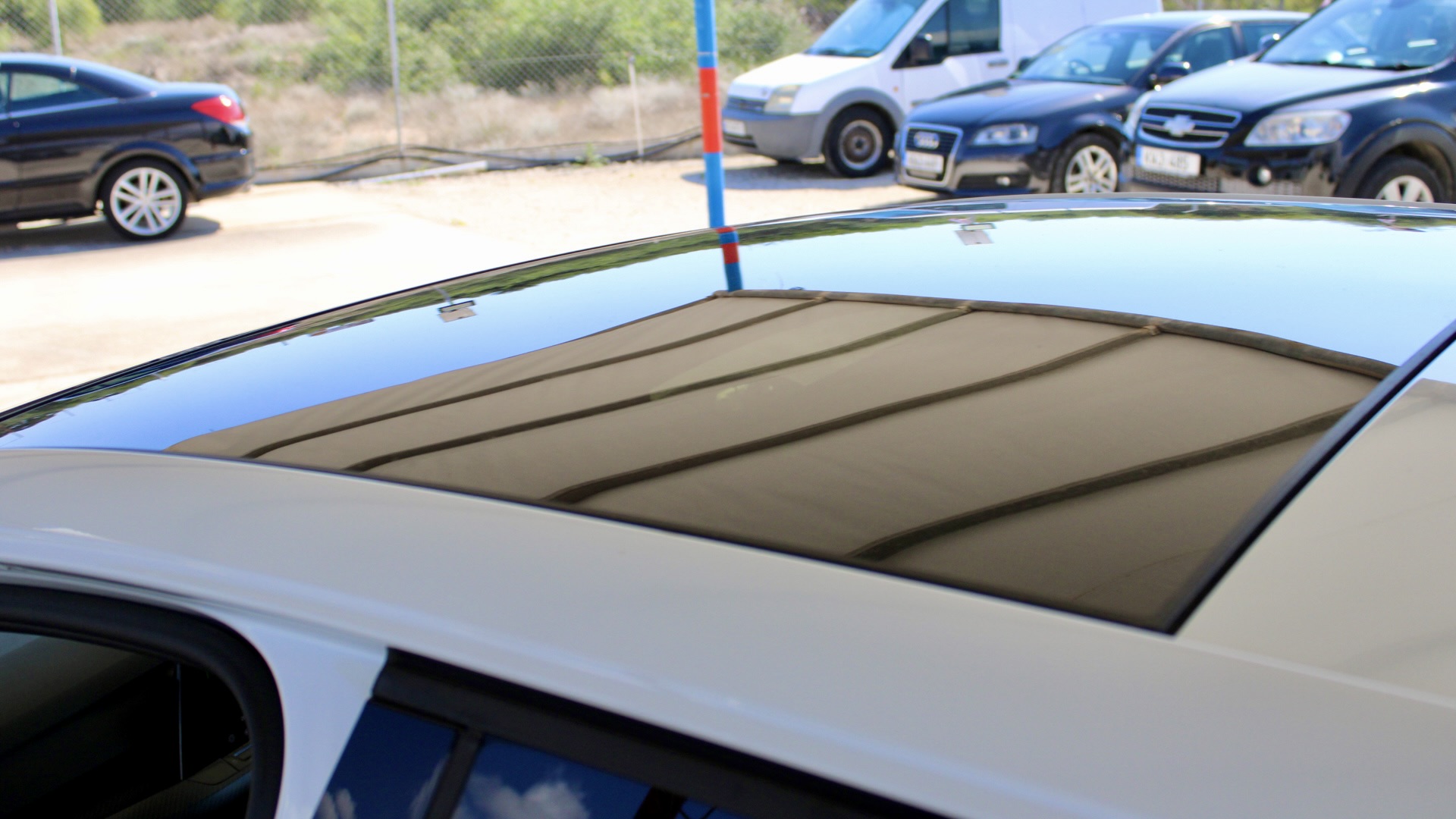 
								Volkswagen Golf eTSI R-Line full									