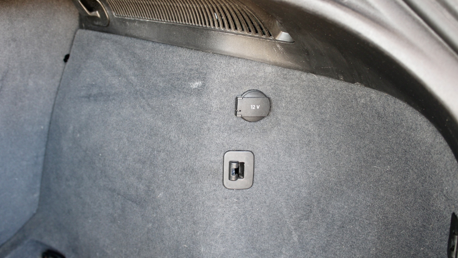 
								Audi A3 1.4 TFSI full									