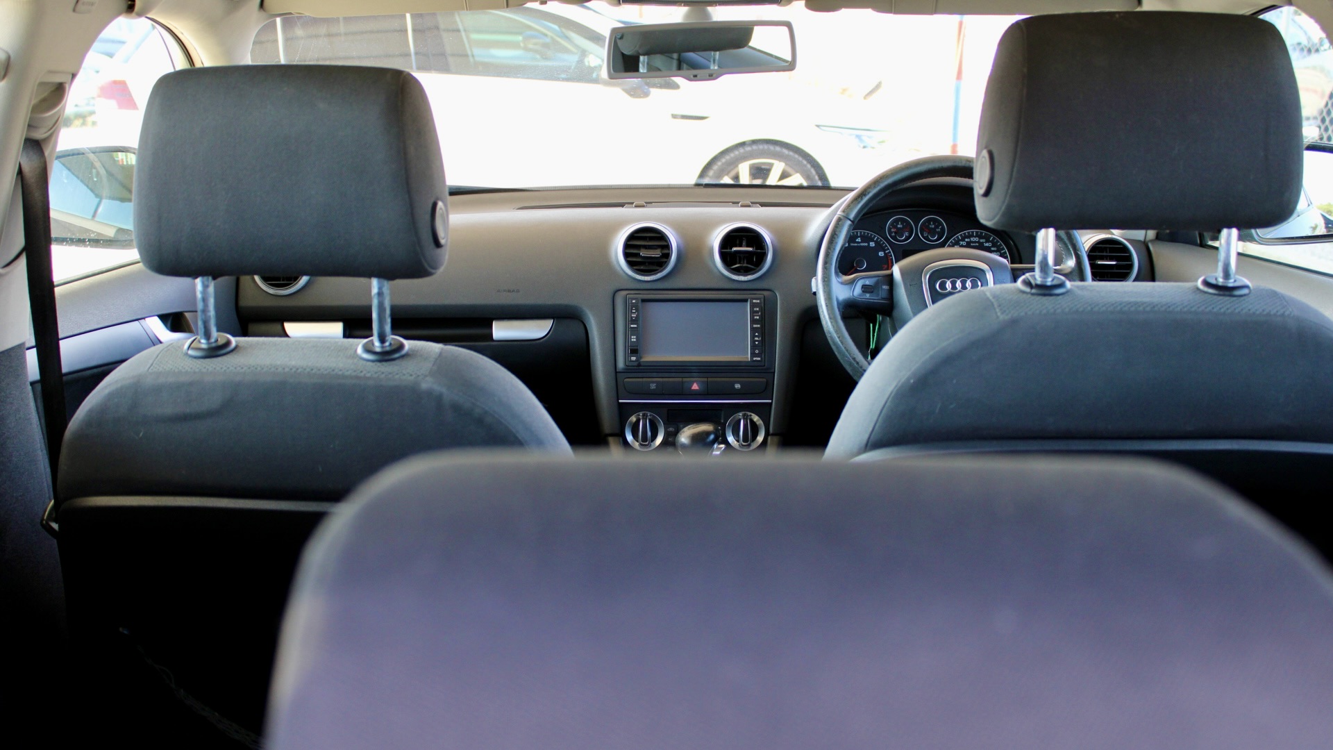 
								Audi A3 1.4 TFSI full									