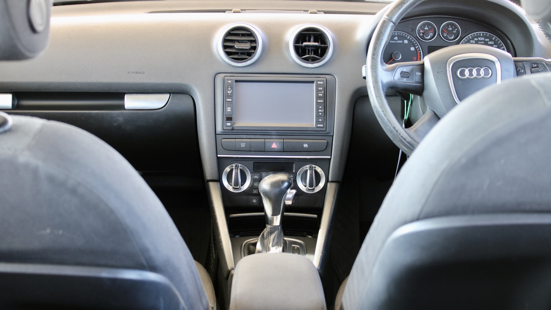 
								Audi A3 1.4 TFSI full									