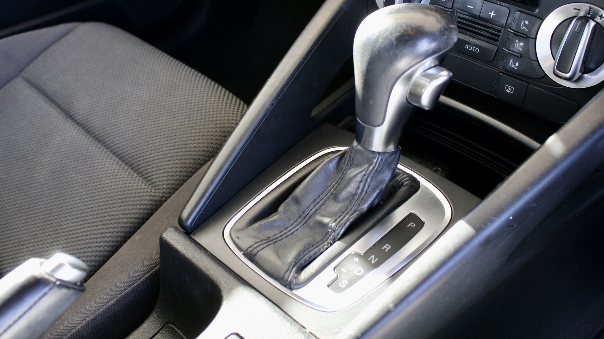 
								Audi A3 1.4 TFSI full									
