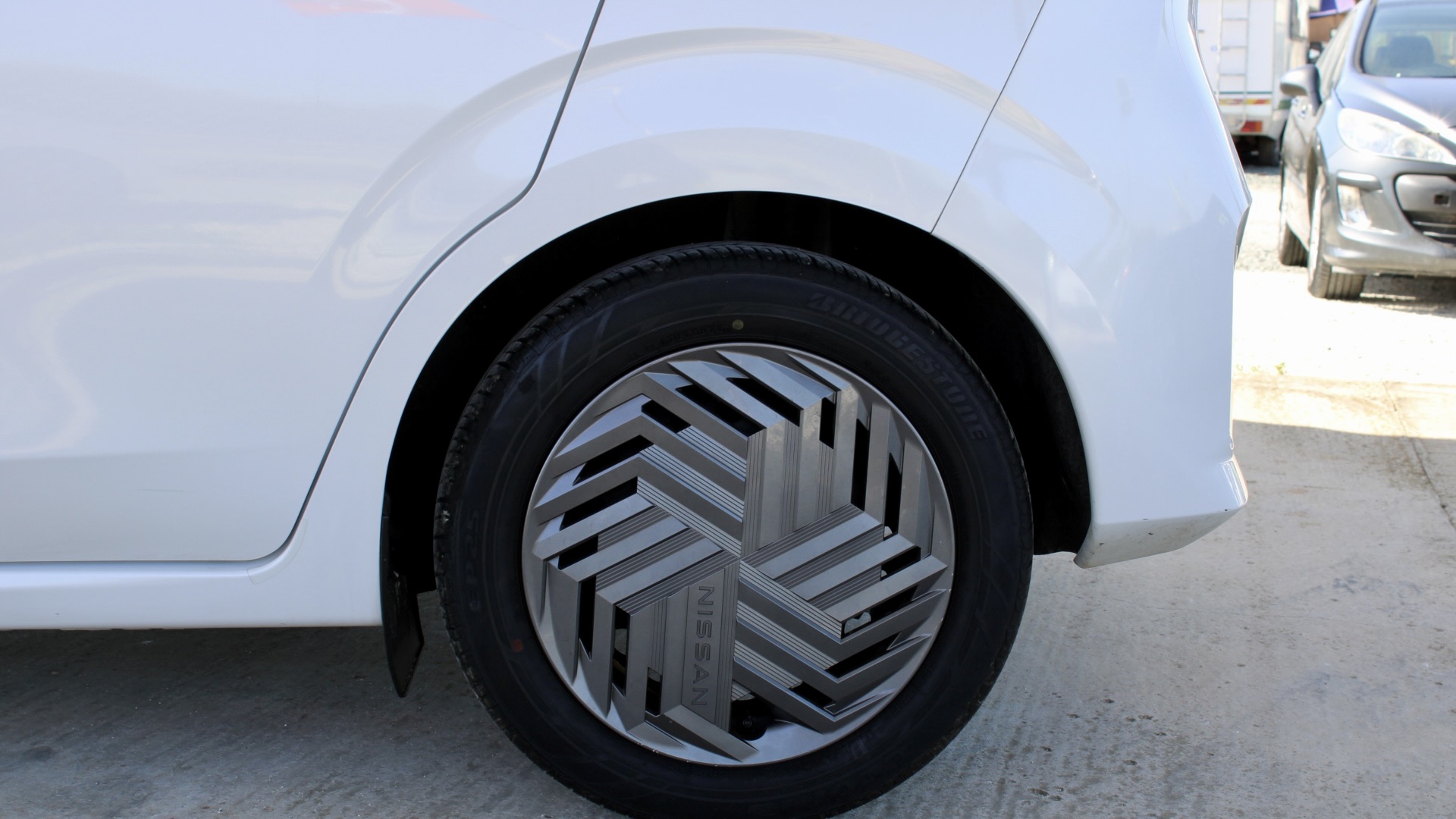 
								2025 Nissan Note e-POWER 1.2 Hybrid full									
