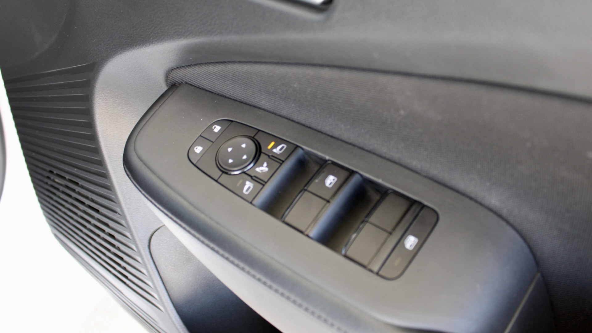 
								2025 Nissan Note e-POWER 1.2 Hybrid full									