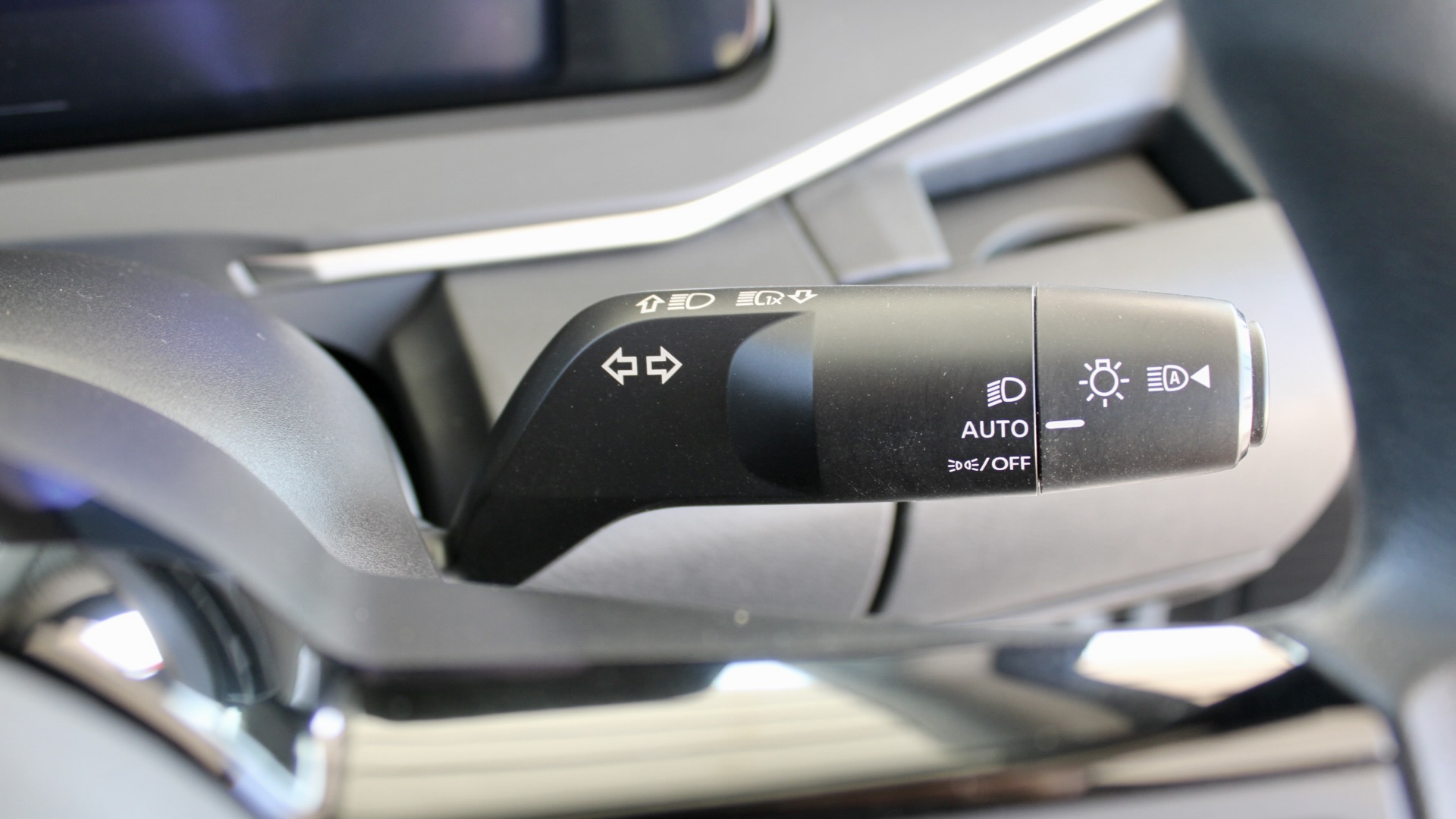 
								2025 Nissan Note e-POWER 1.2 Hybrid full									