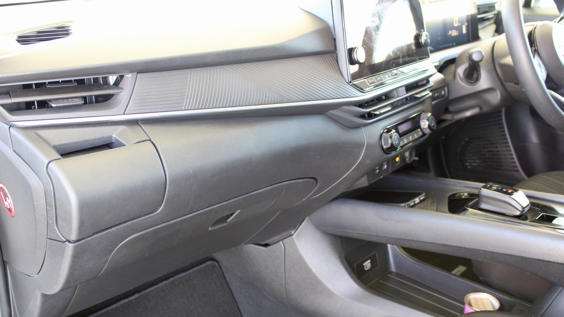 
								2025 Nissan Note e-POWER 1.2 Hybrid full									