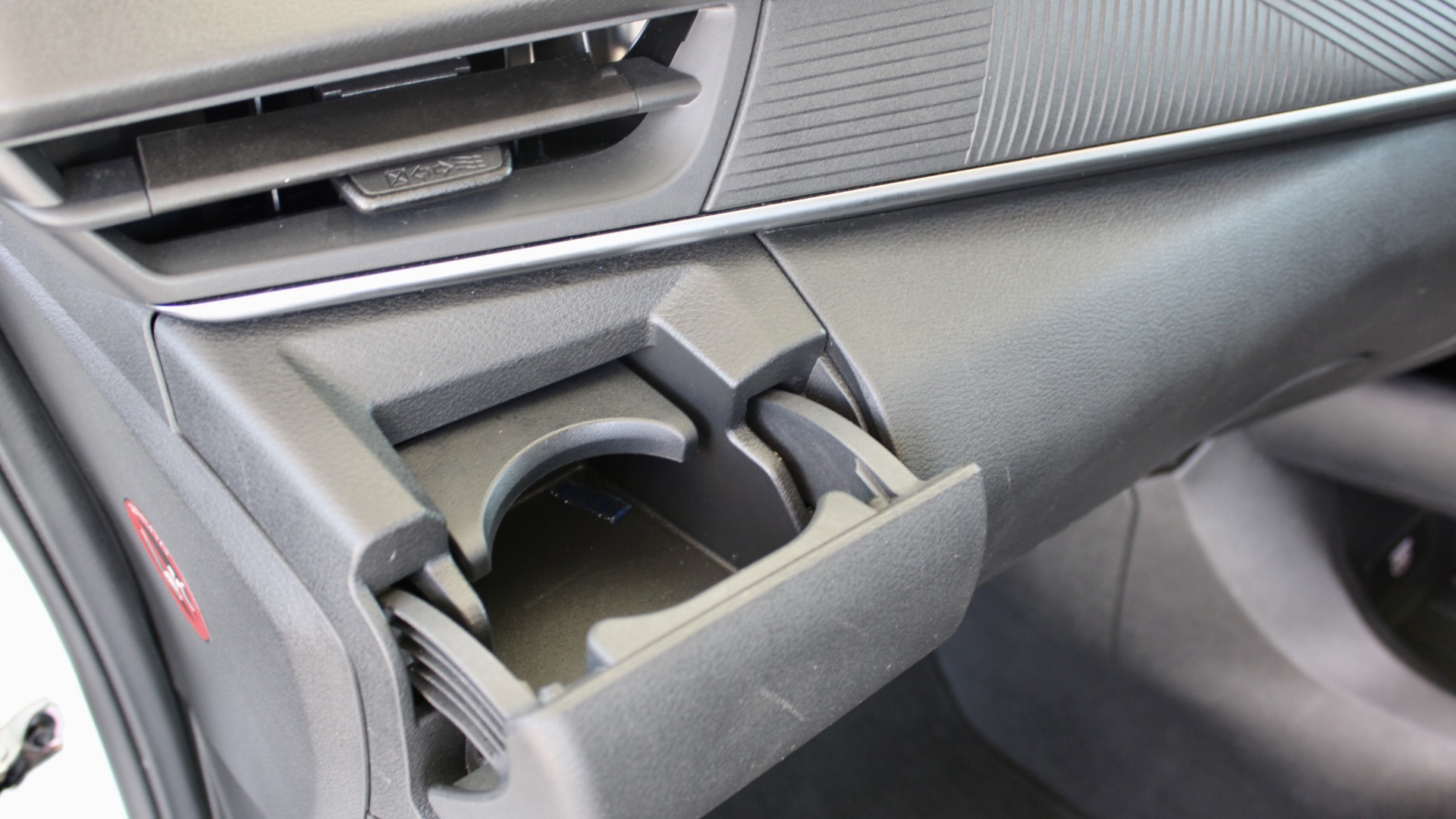 
								2025 Nissan Note e-POWER 1.2 Hybrid full									