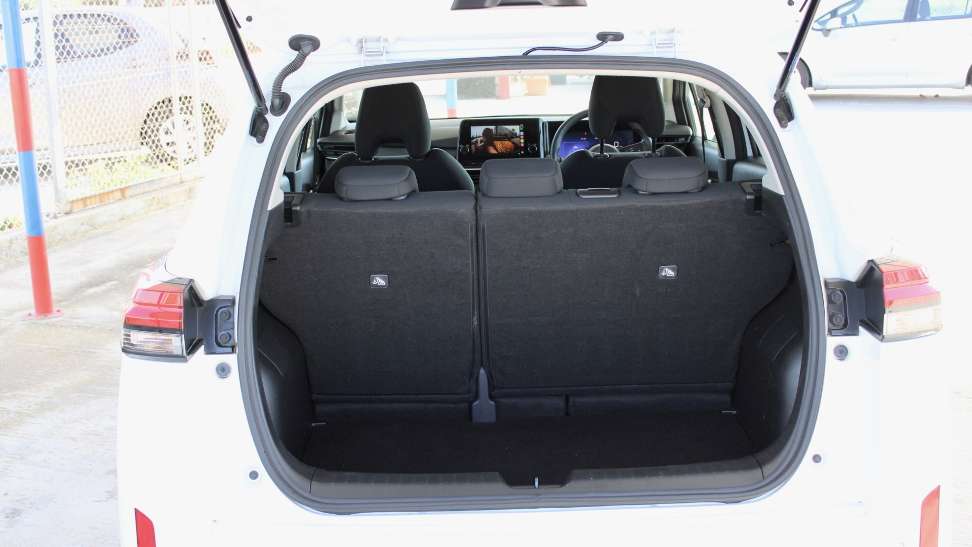 
								2025 Nissan Note e-POWER 1.2 Hybrid full									