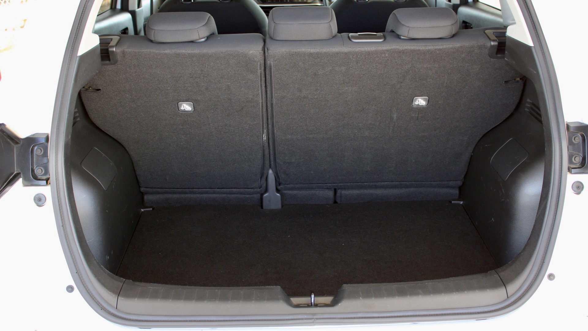 
								2025 Nissan Note e-POWER 1.2 Hybrid full									