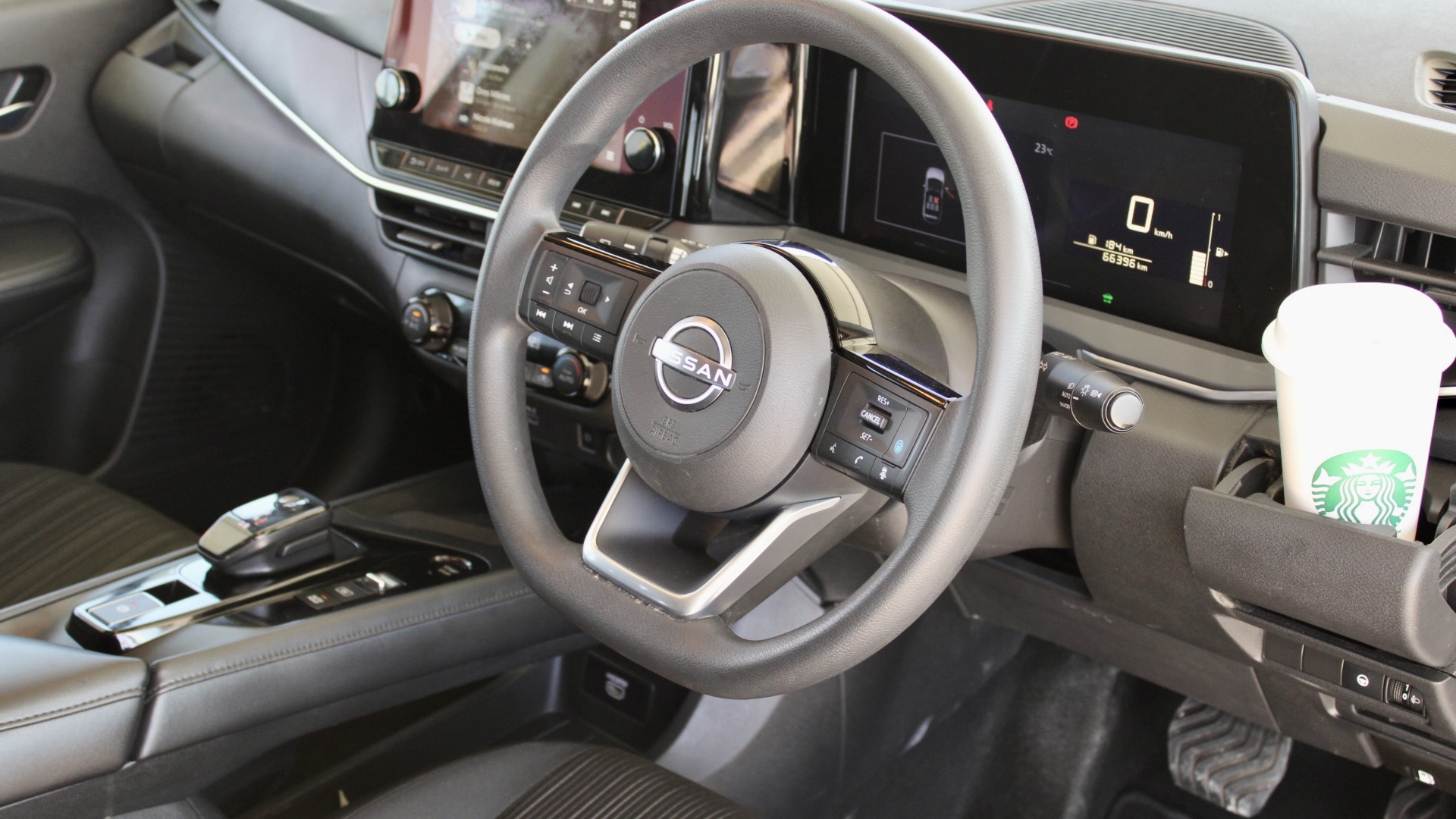
								2025 Nissan Note e-POWER 1.2 Hybrid full									