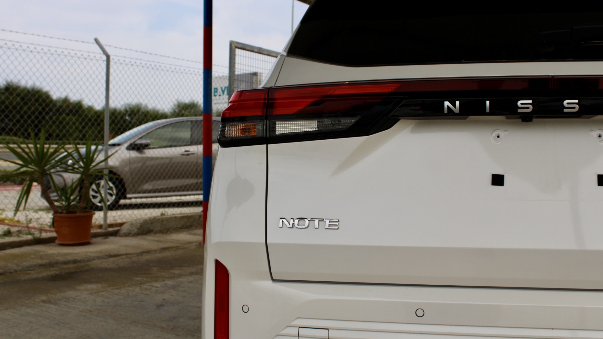 
								Nissan Note e-POWER full									