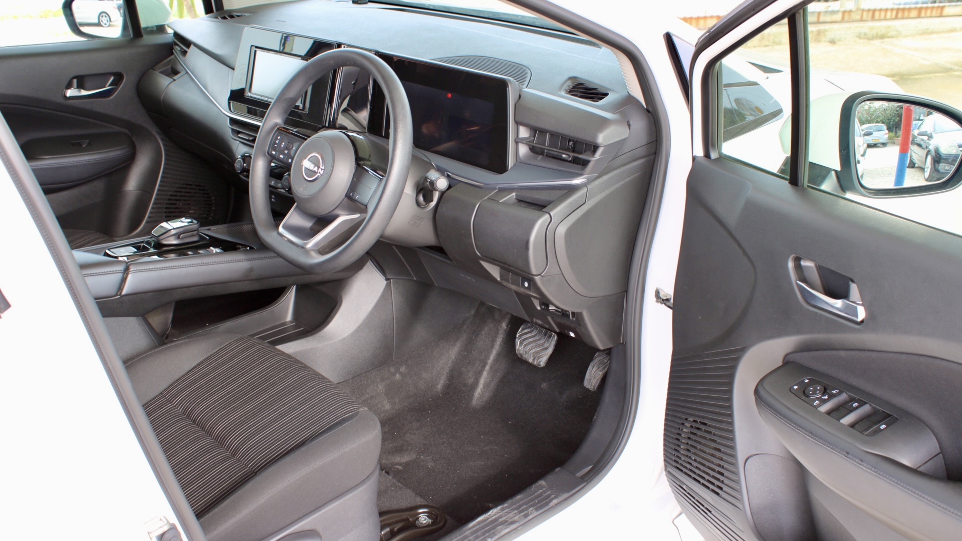 
								Nissan Note e-POWER full									