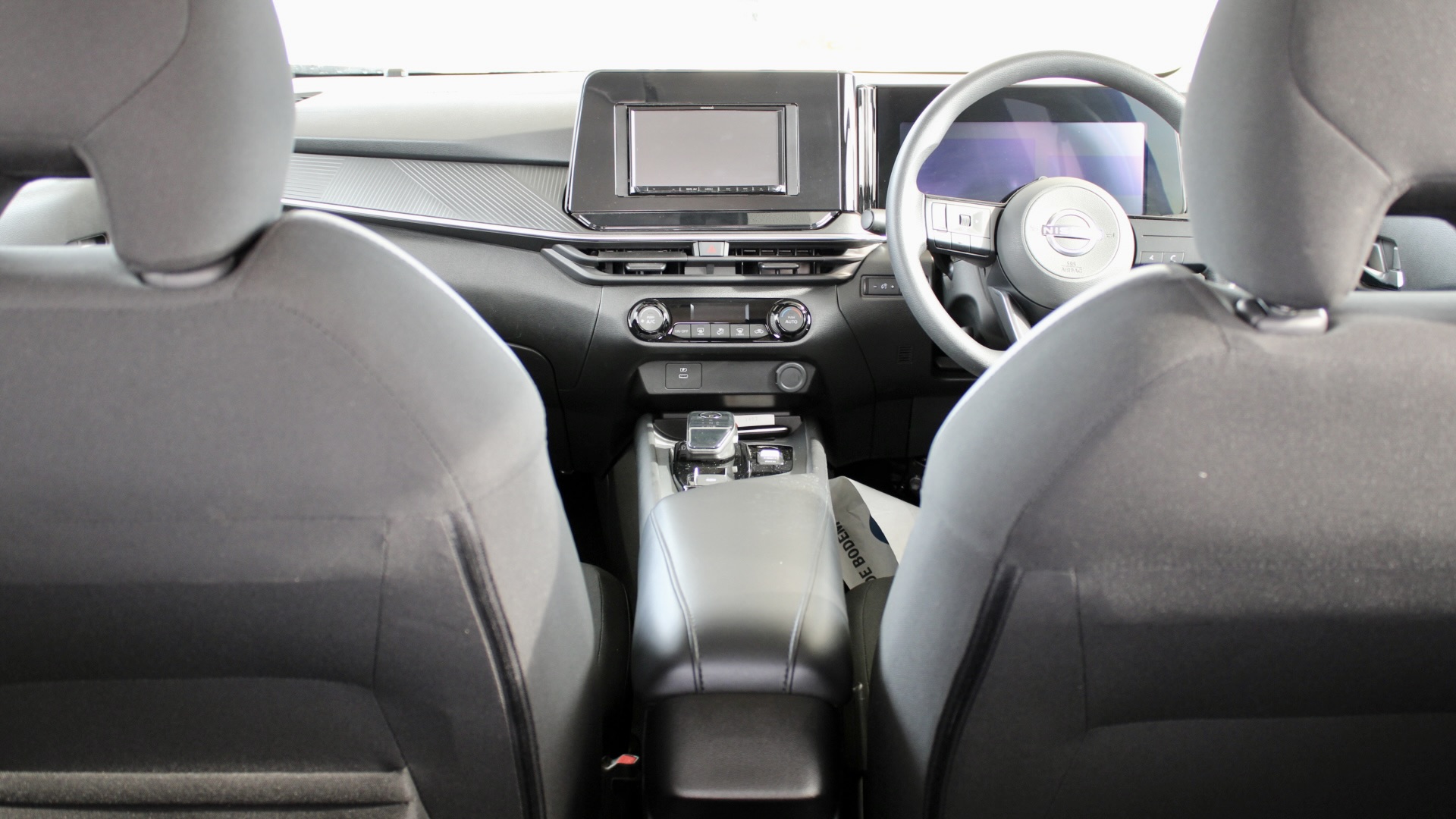 
								Nissan Note e-POWER full									