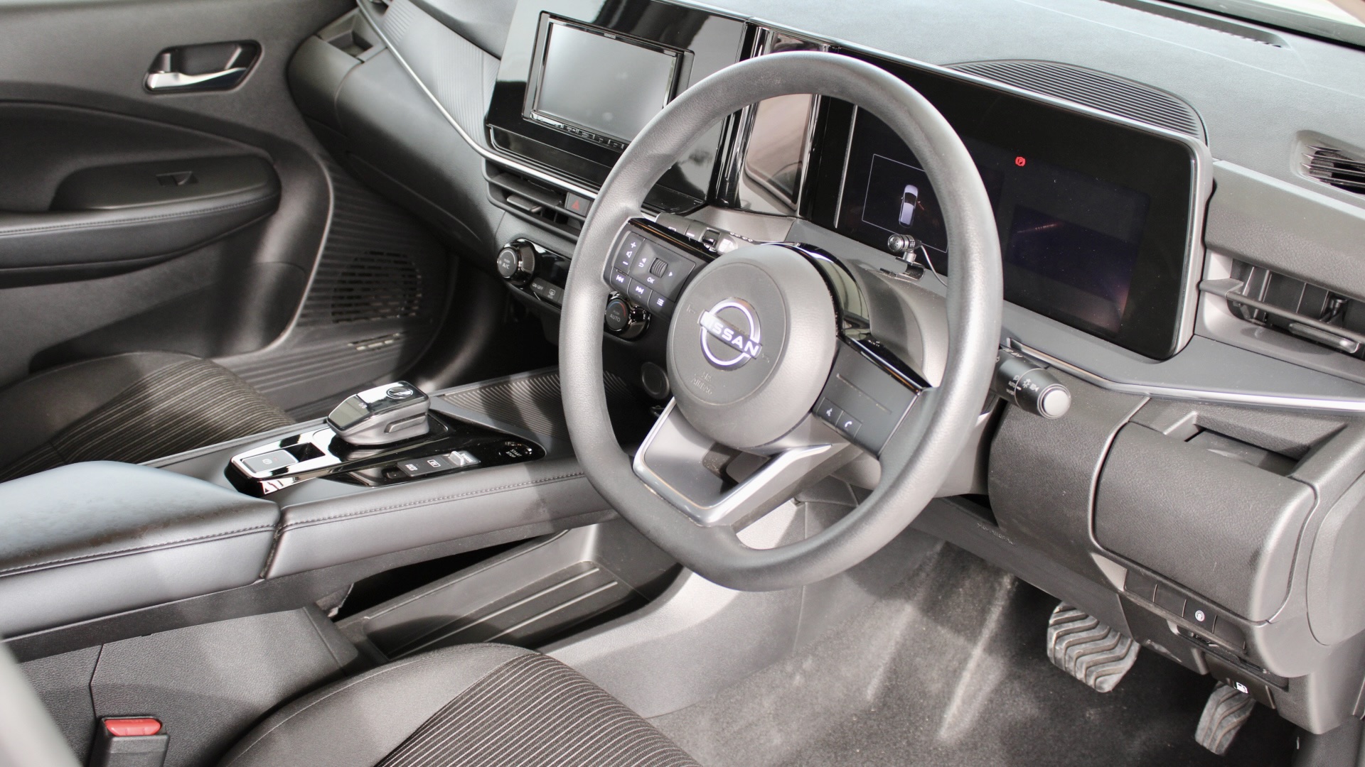 
								Nissan Note e-POWER full									