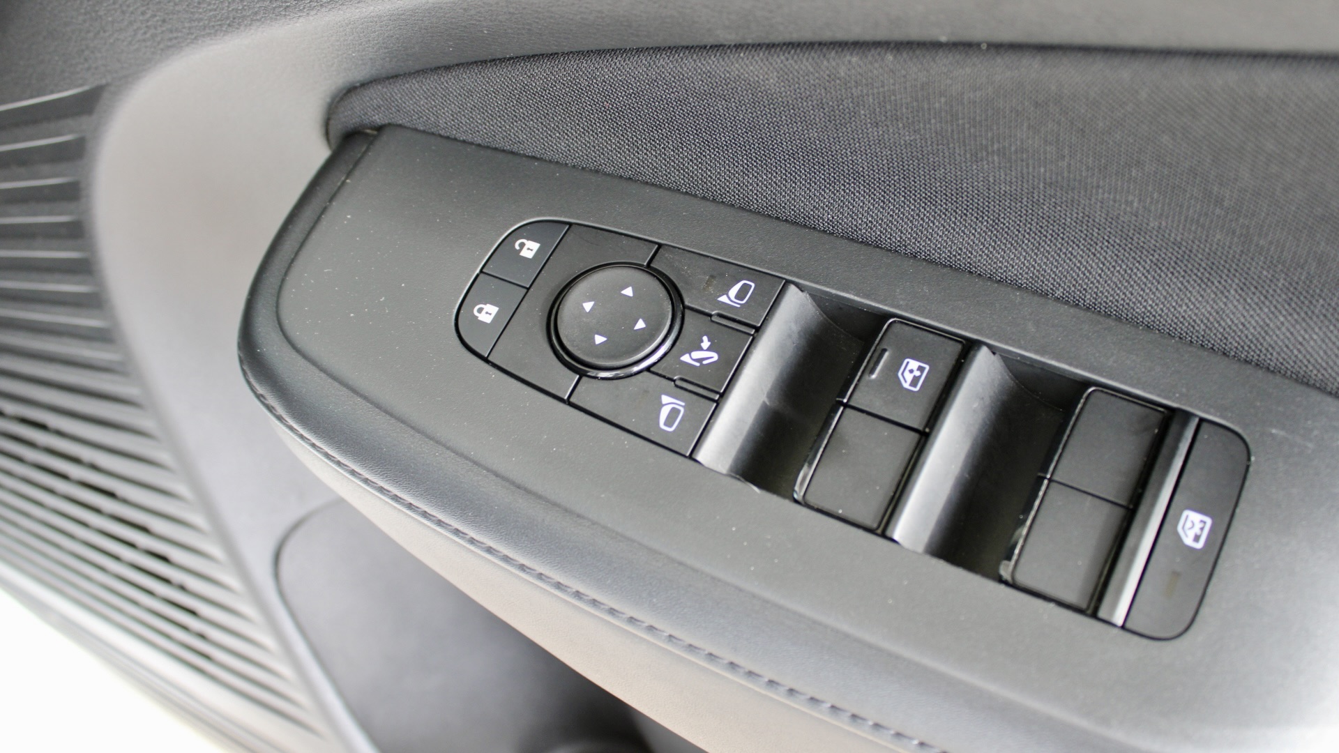 
								Nissan Note e-POWER full									
