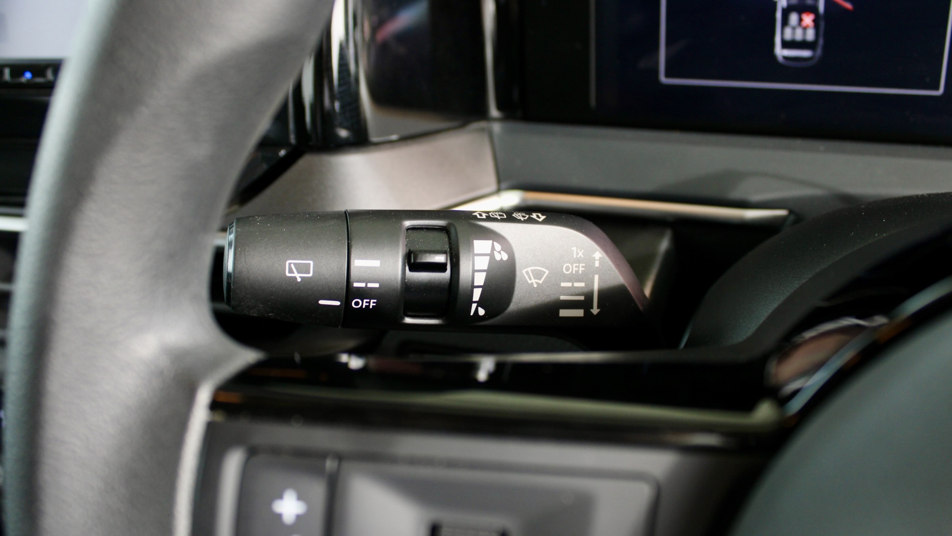 
								Nissan Note e-POWER full									
