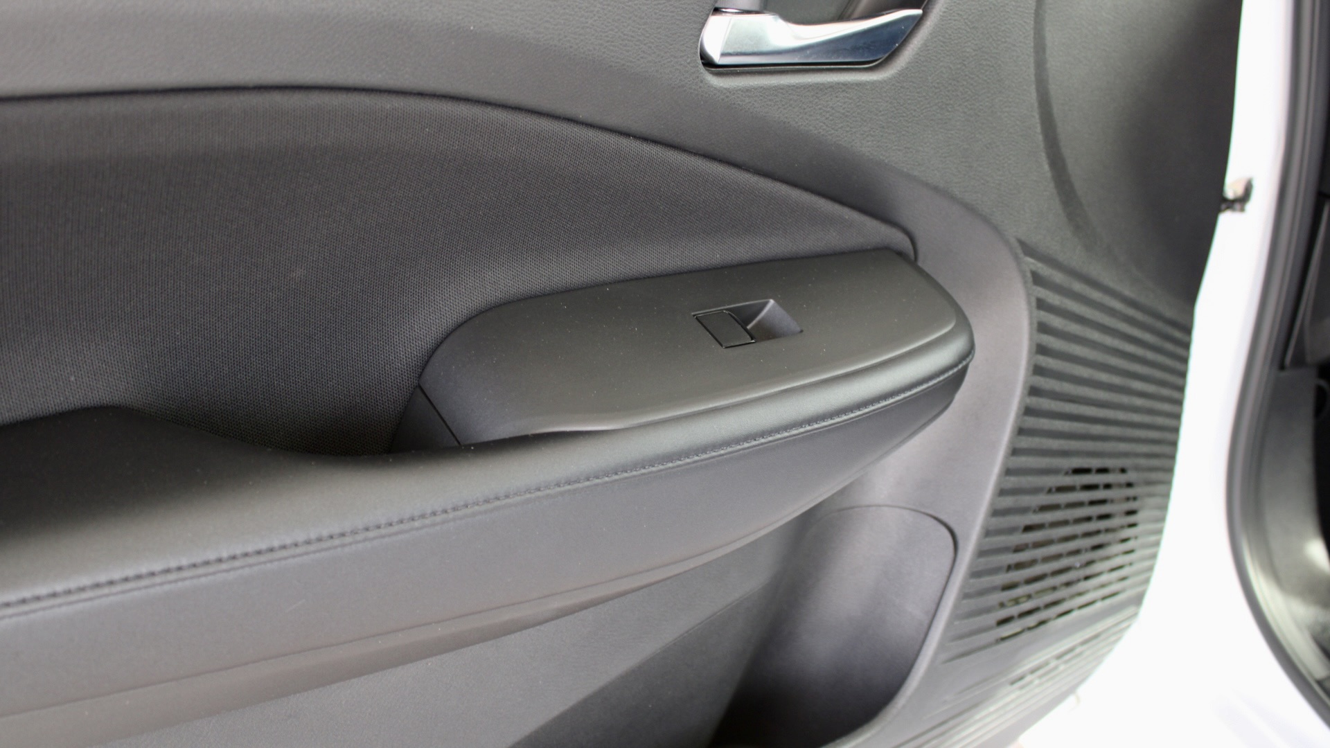 
								Nissan Note e-POWER full									