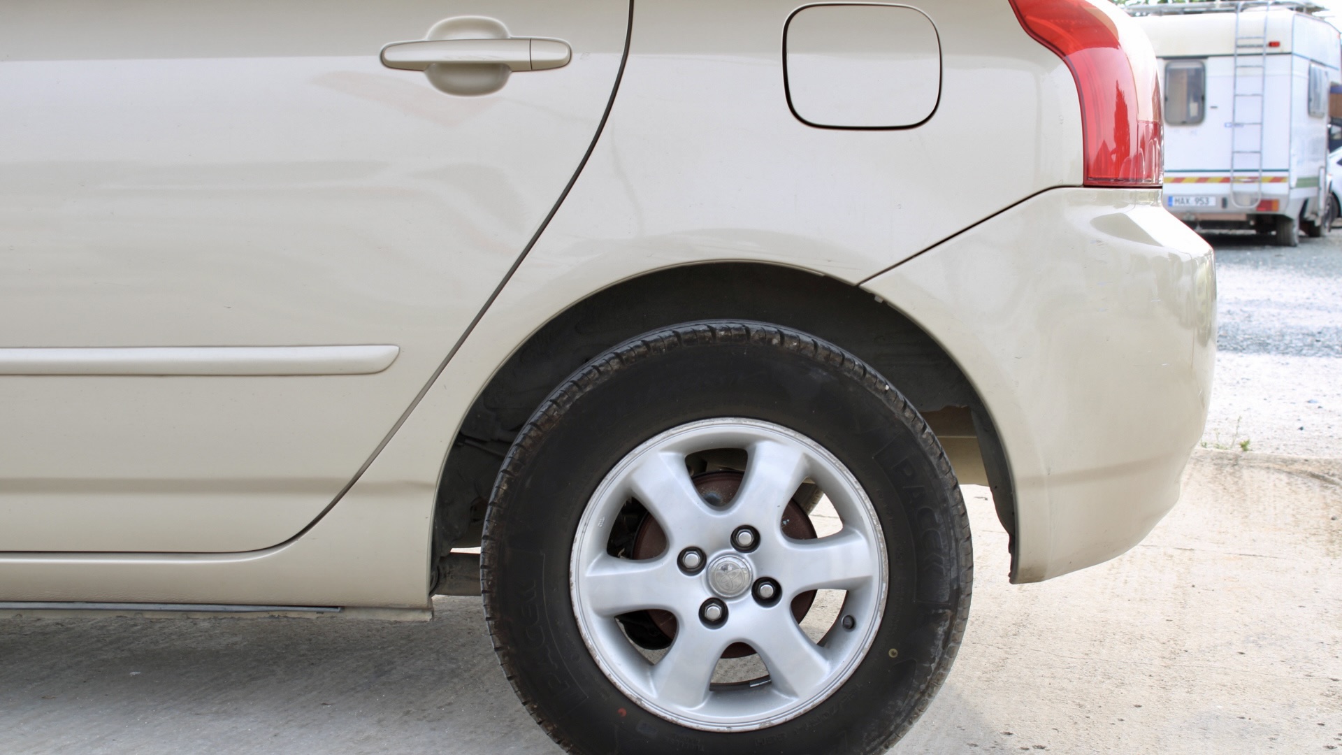 
								Toyota RunX Automatic 1.5 Petrol full									