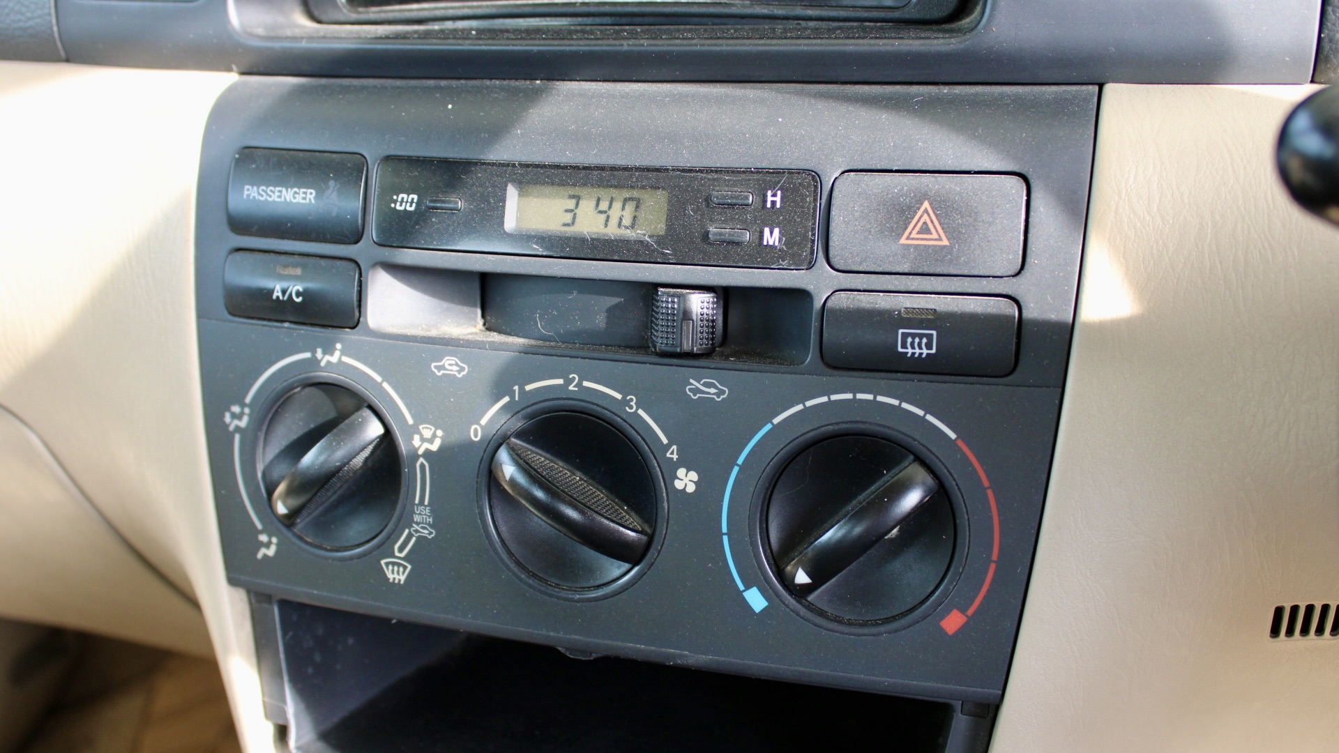 
								Toyota RunX Automatic 1.5 Petrol full									