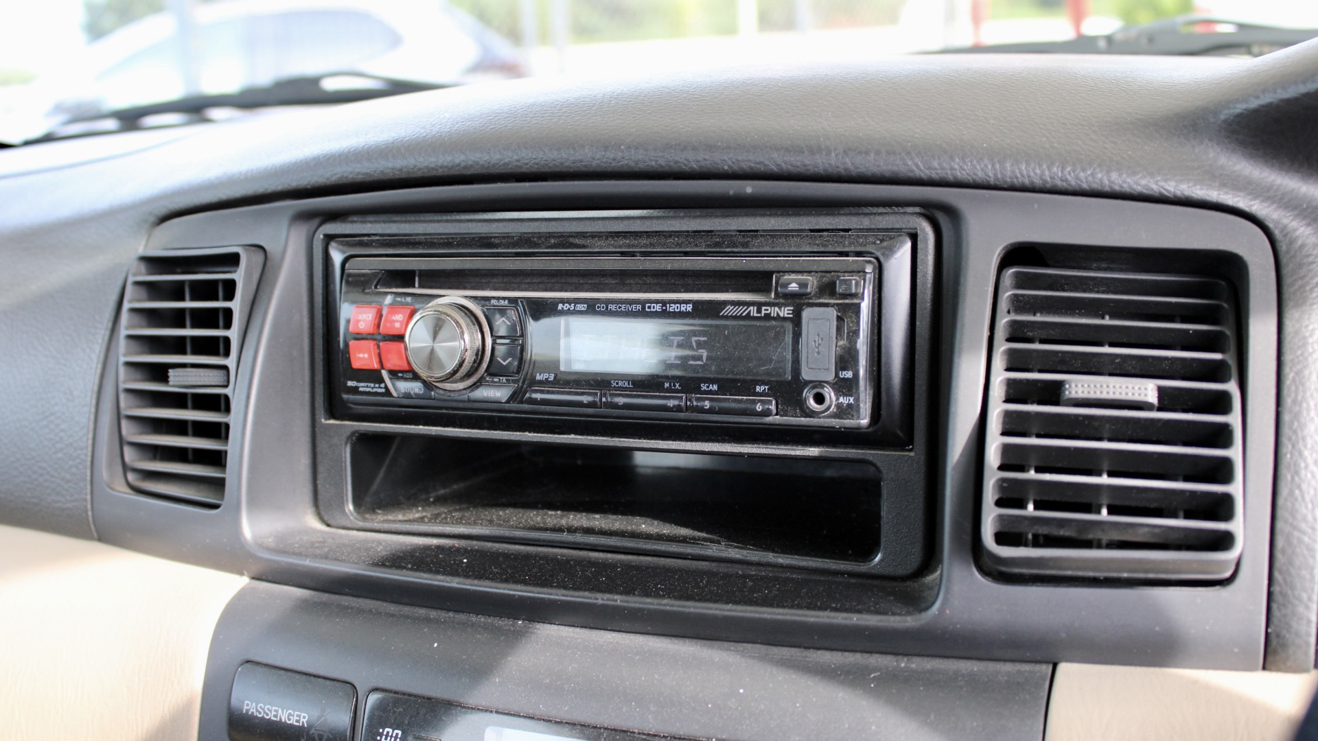 
								Toyota RunX Automatic 1.5 Petrol full									
