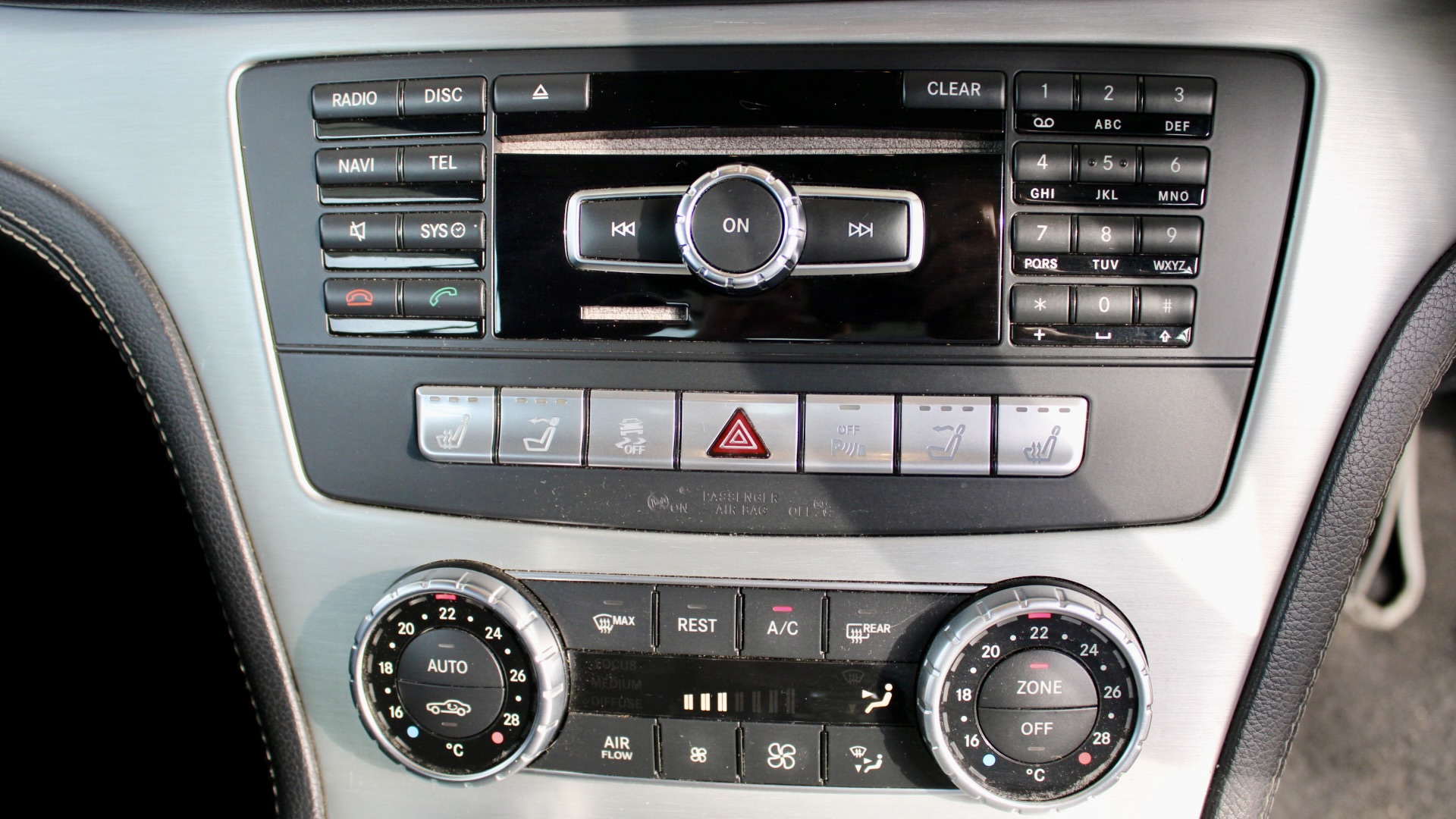 
								Mercedes-Benz SL400 full									