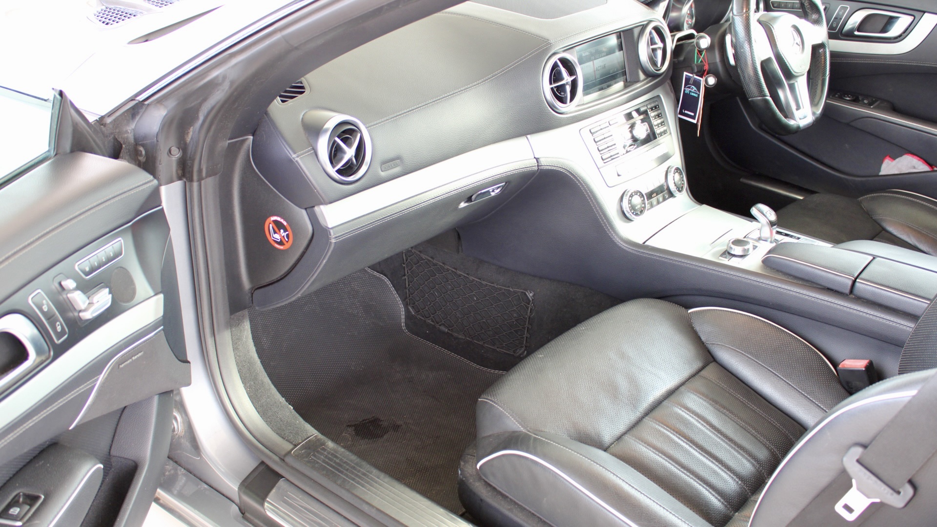 
								Mercedes-Benz SL400 full									